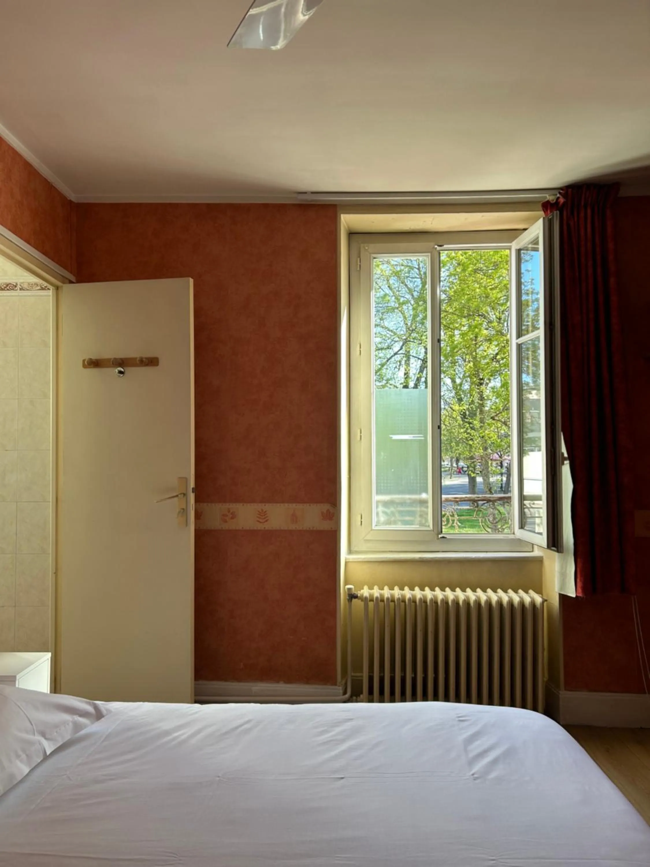 Bedroom, Bed in Hôtel des Ducs