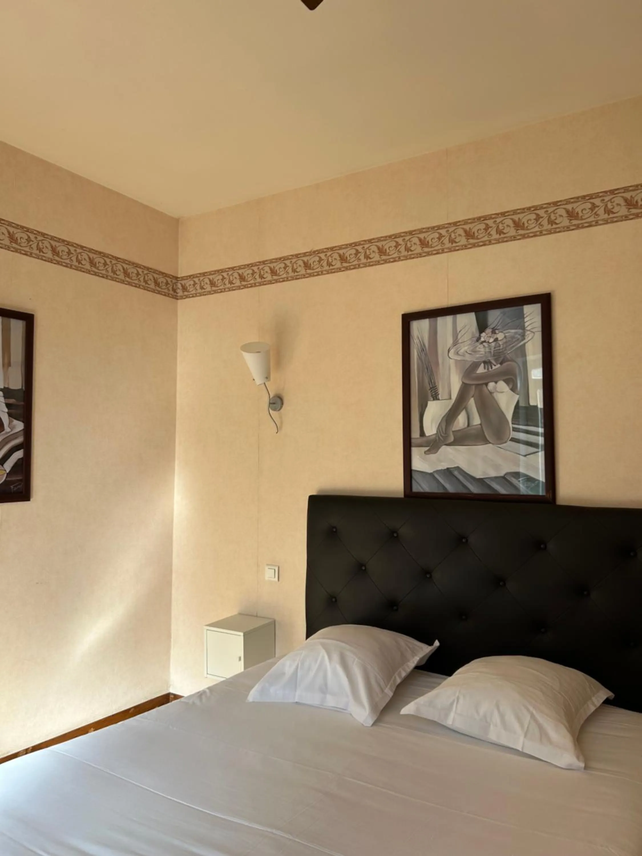 Bedroom, Bed in Hôtel des Ducs