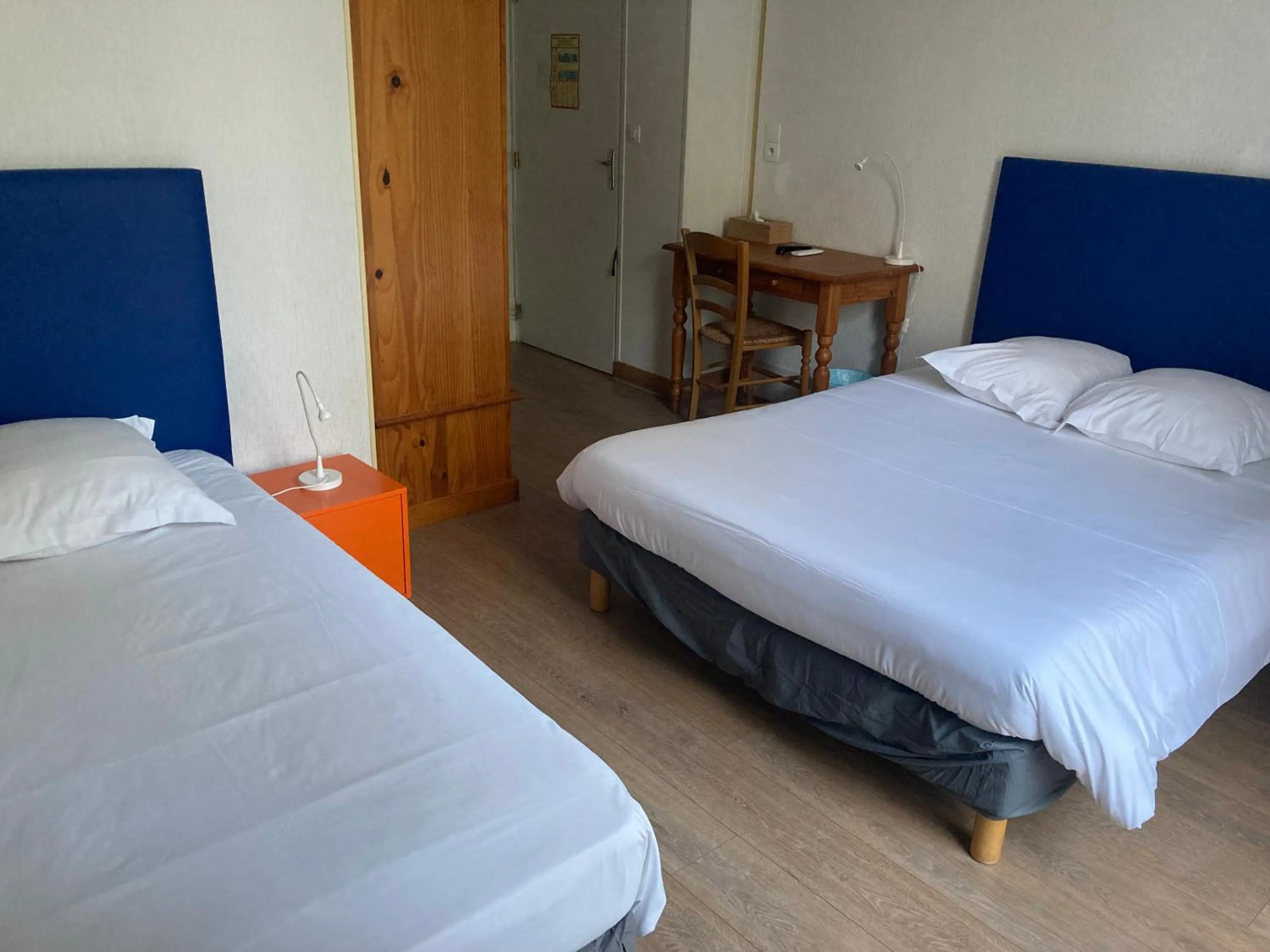 Bedroom, Bed in Hôtel des Ducs