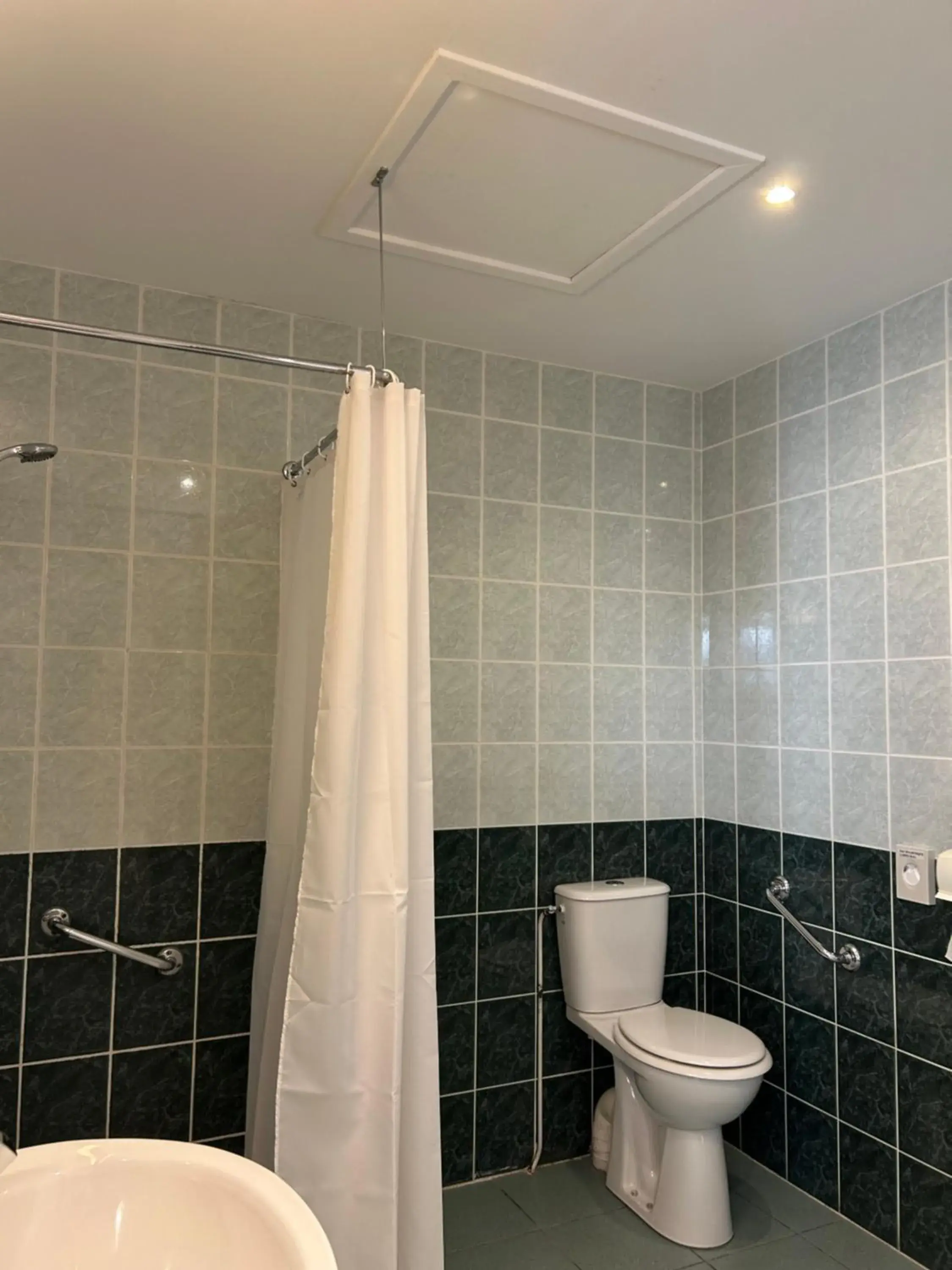 Superior Double Room in Hôtel des Ducs Superior Double Room in Hôtel des Ducs