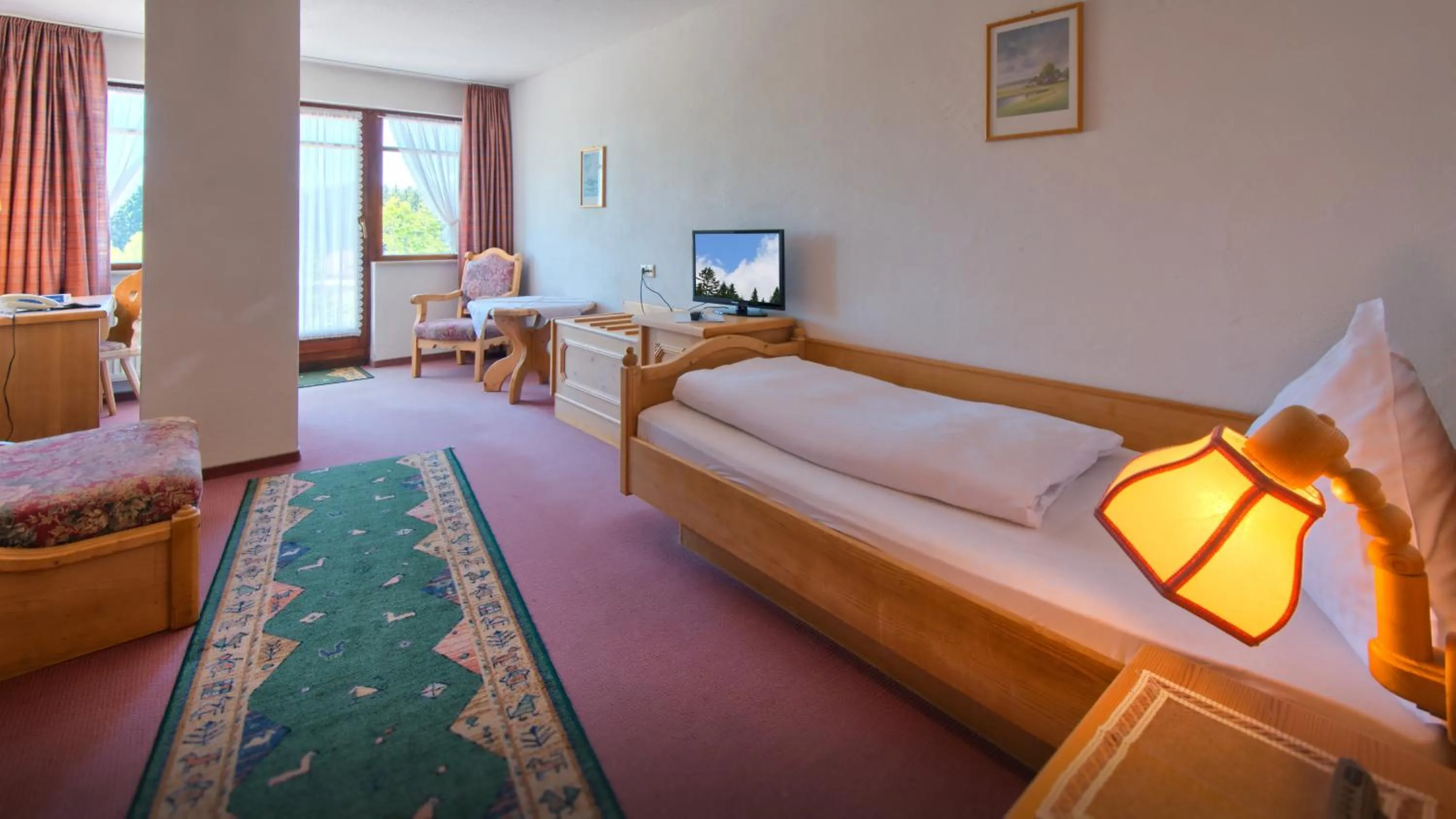Photo of the whole room, Bed in Landgasthof Zum Schwanen