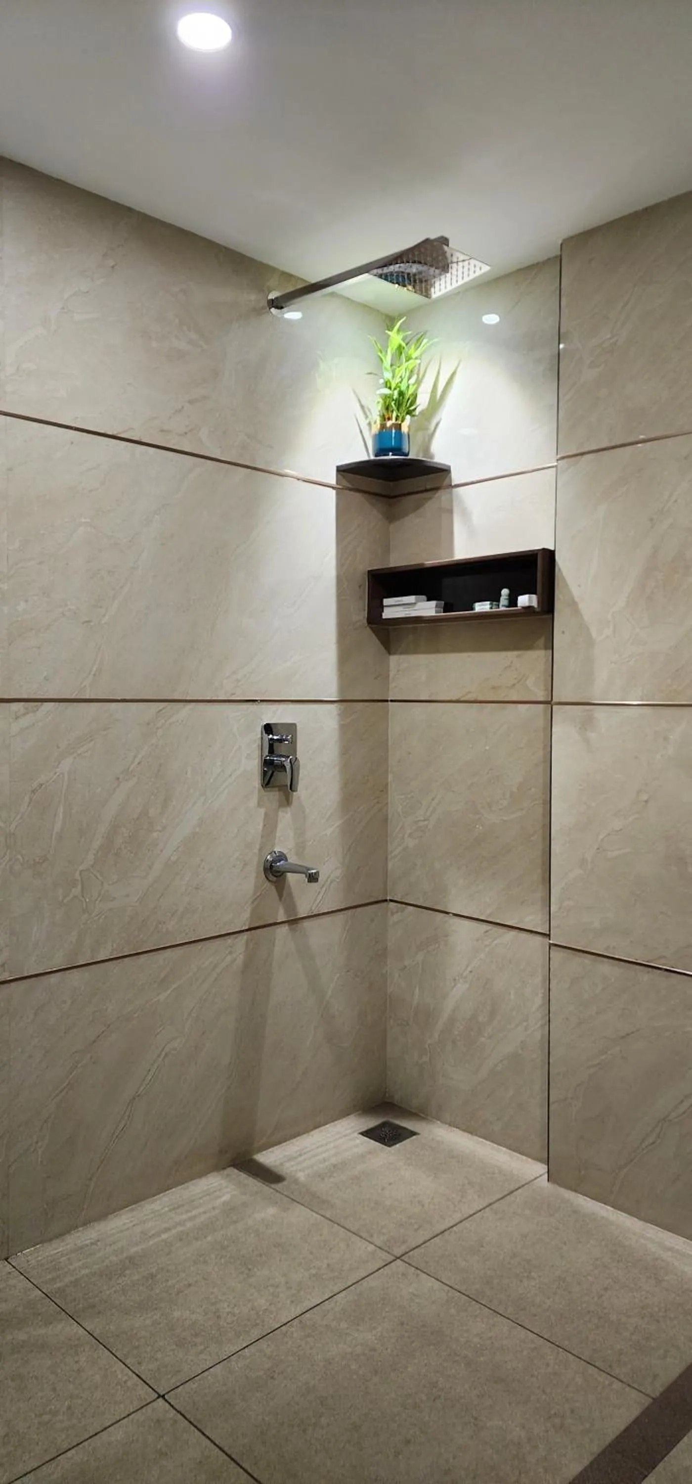 Shower in Hotel Arcadia