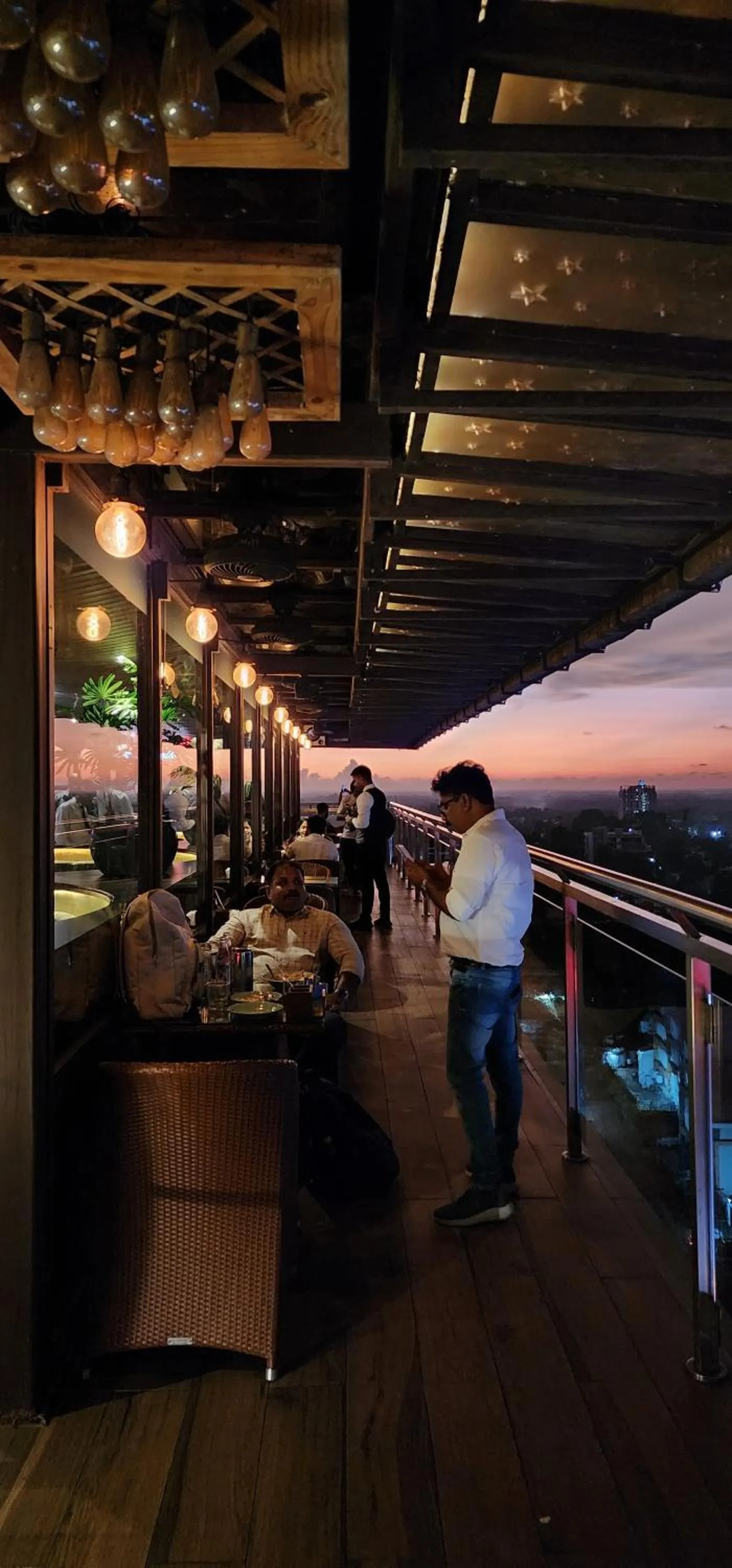 Restaurant/places to eat in Hotel Arcadia