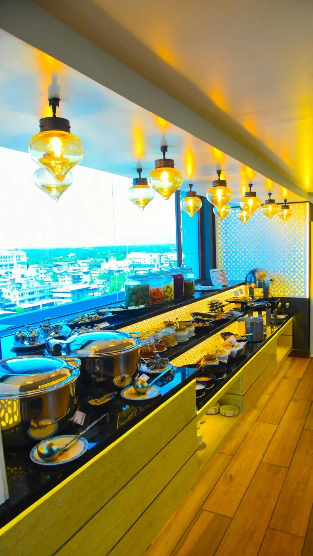 Restaurant/places to eat in Hotel Arcadia