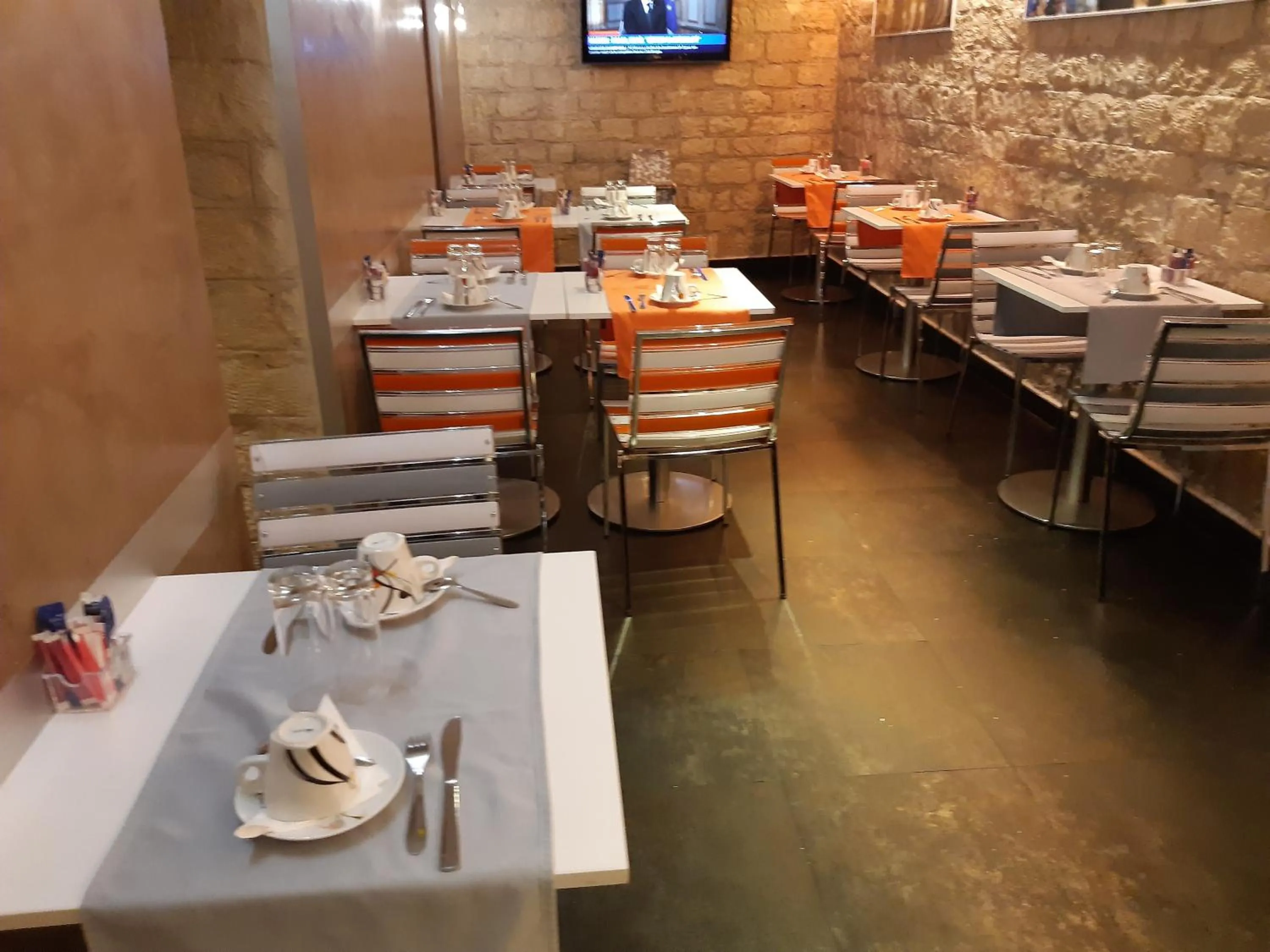 Breakfast in Hôtel Lumières Montmartre Paris