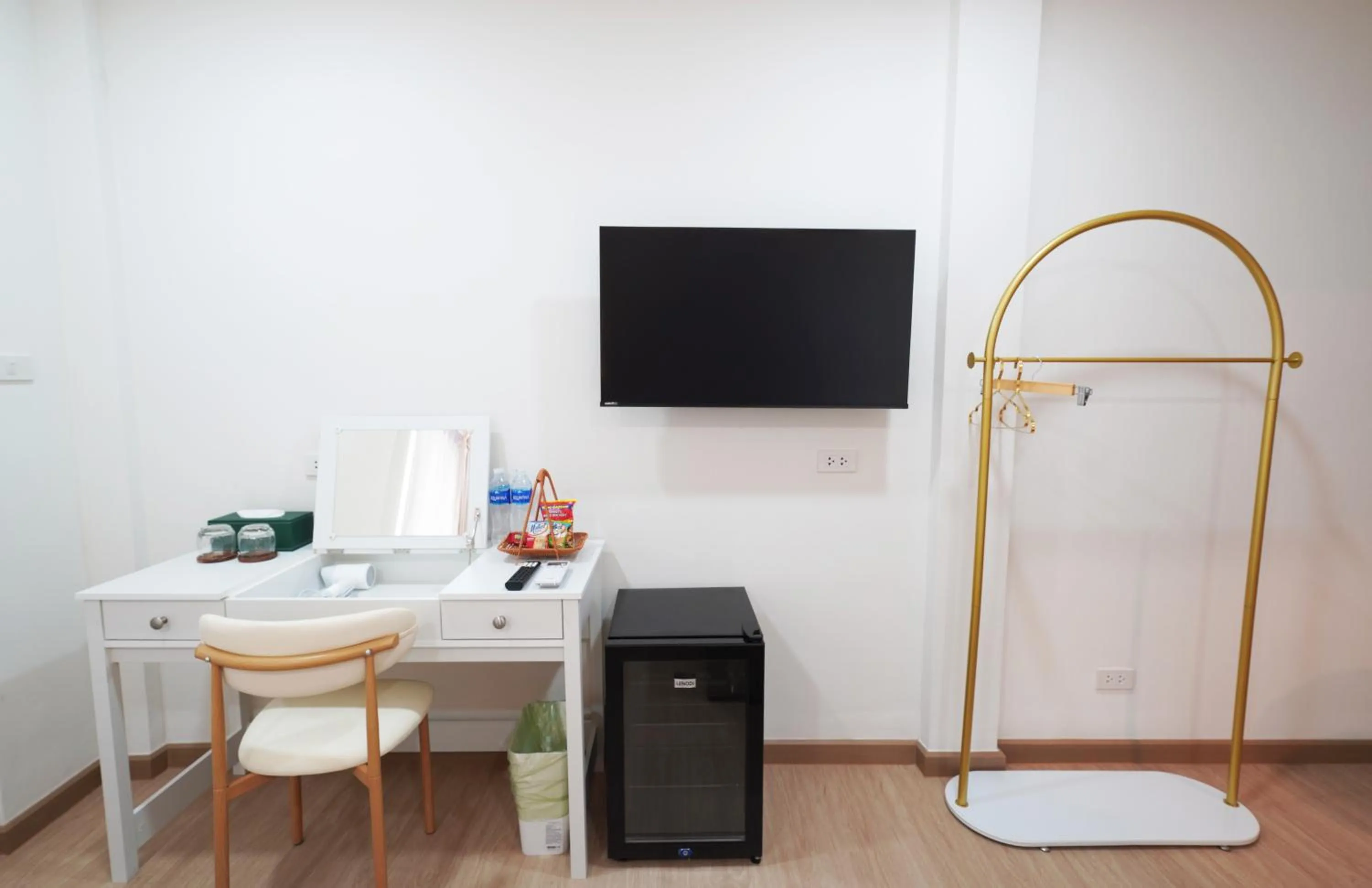 TV and multimedia in Excel Hotel Bangkok former Sri Krungthep Hotel