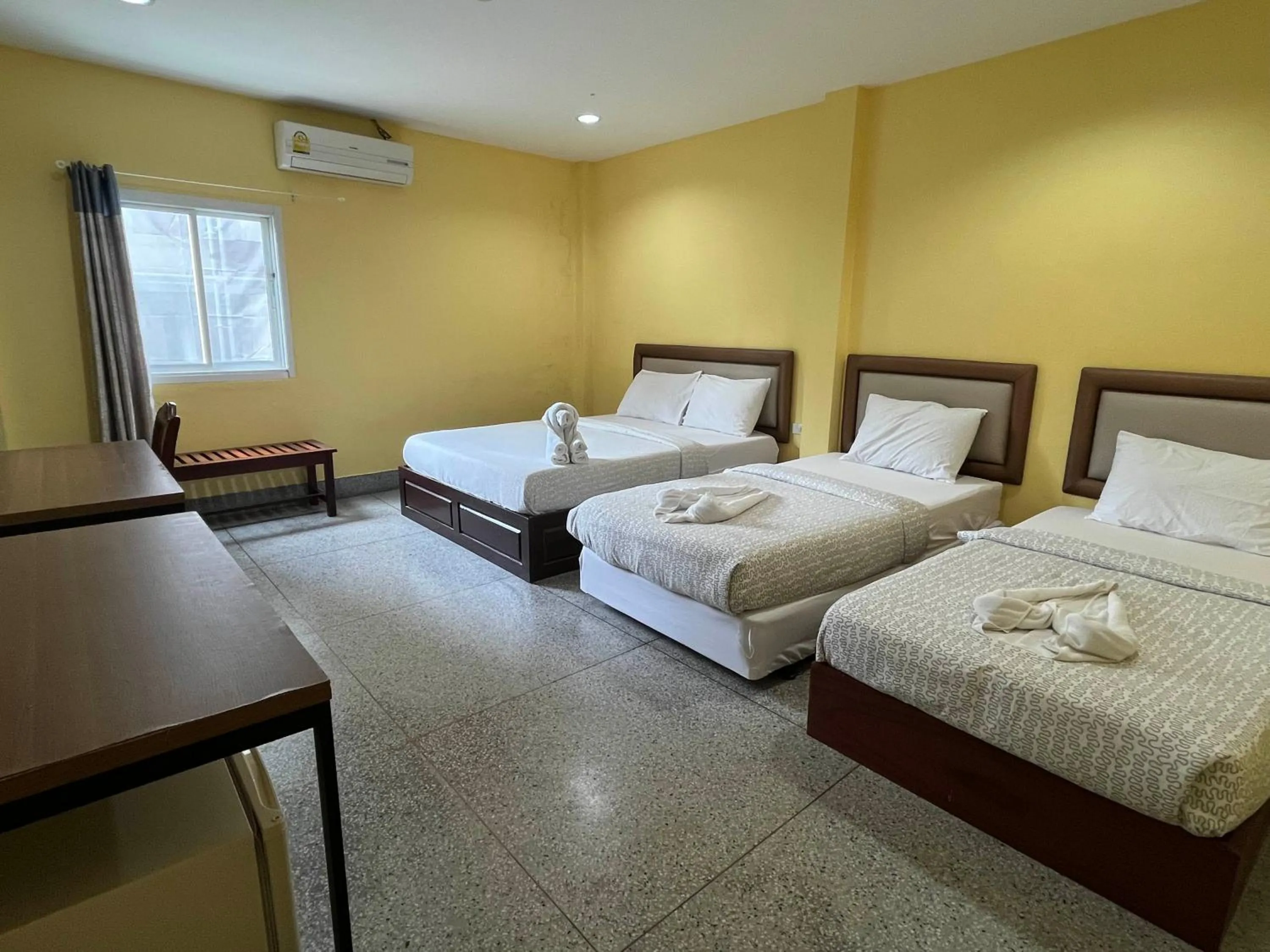 Bed in Excel Hotel Bangkok former Sri Krungthep Hotel