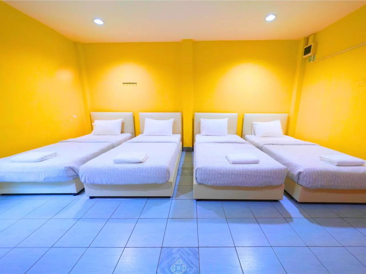 Bed in Excel Hotel Bangkok former Sri Krungthep Hotel