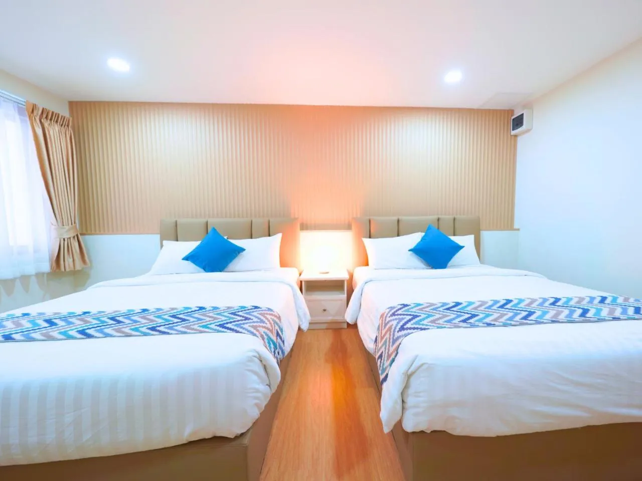 Bed in Excel Hotel Bangkok former Sri Krungthep Hotel