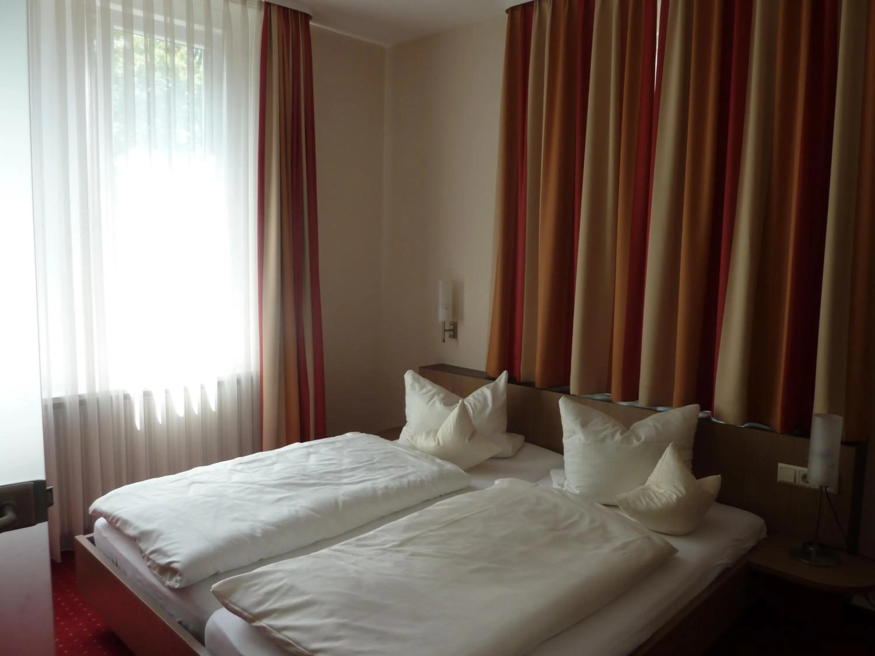 Photo of the whole room, Bed in Hotel Gasthof König Karl
