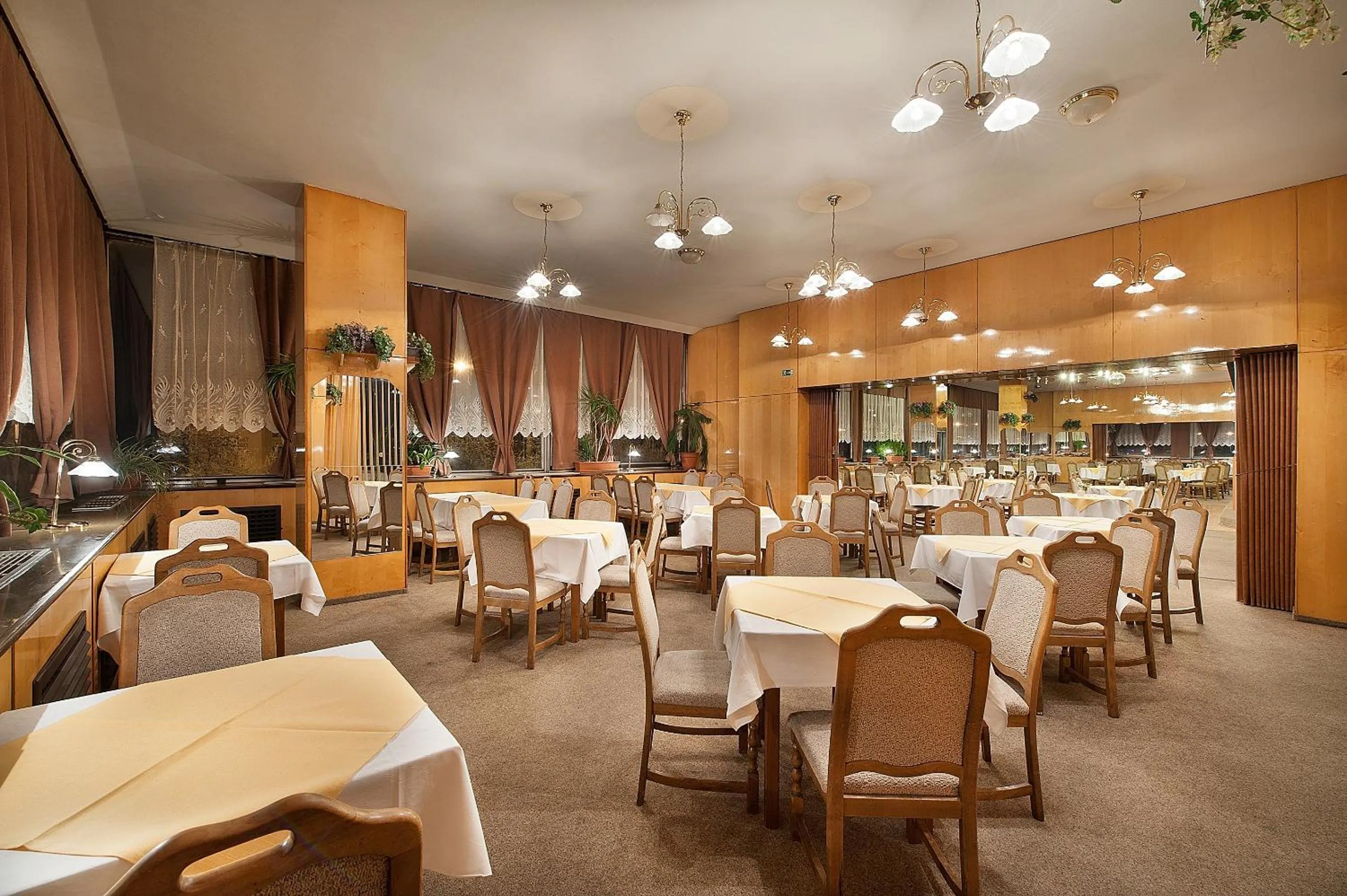 Restaurant/places to eat in Retro Hotel Kladno