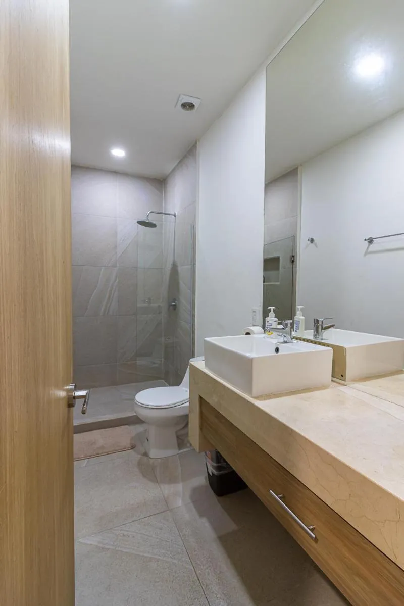 Shower in Elementus Tulum