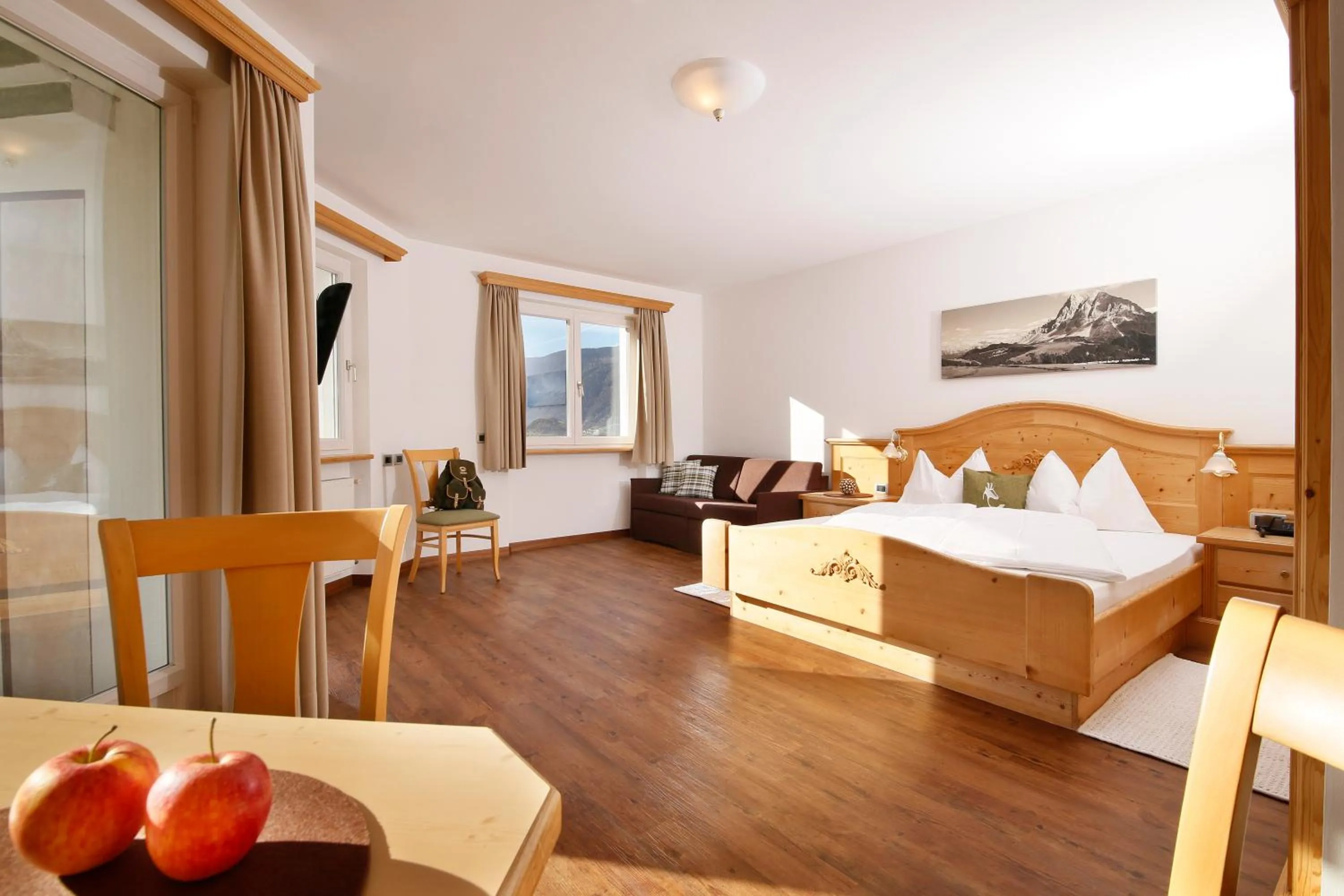 Photo of the whole room, Bed in Hotel Hubertusstube