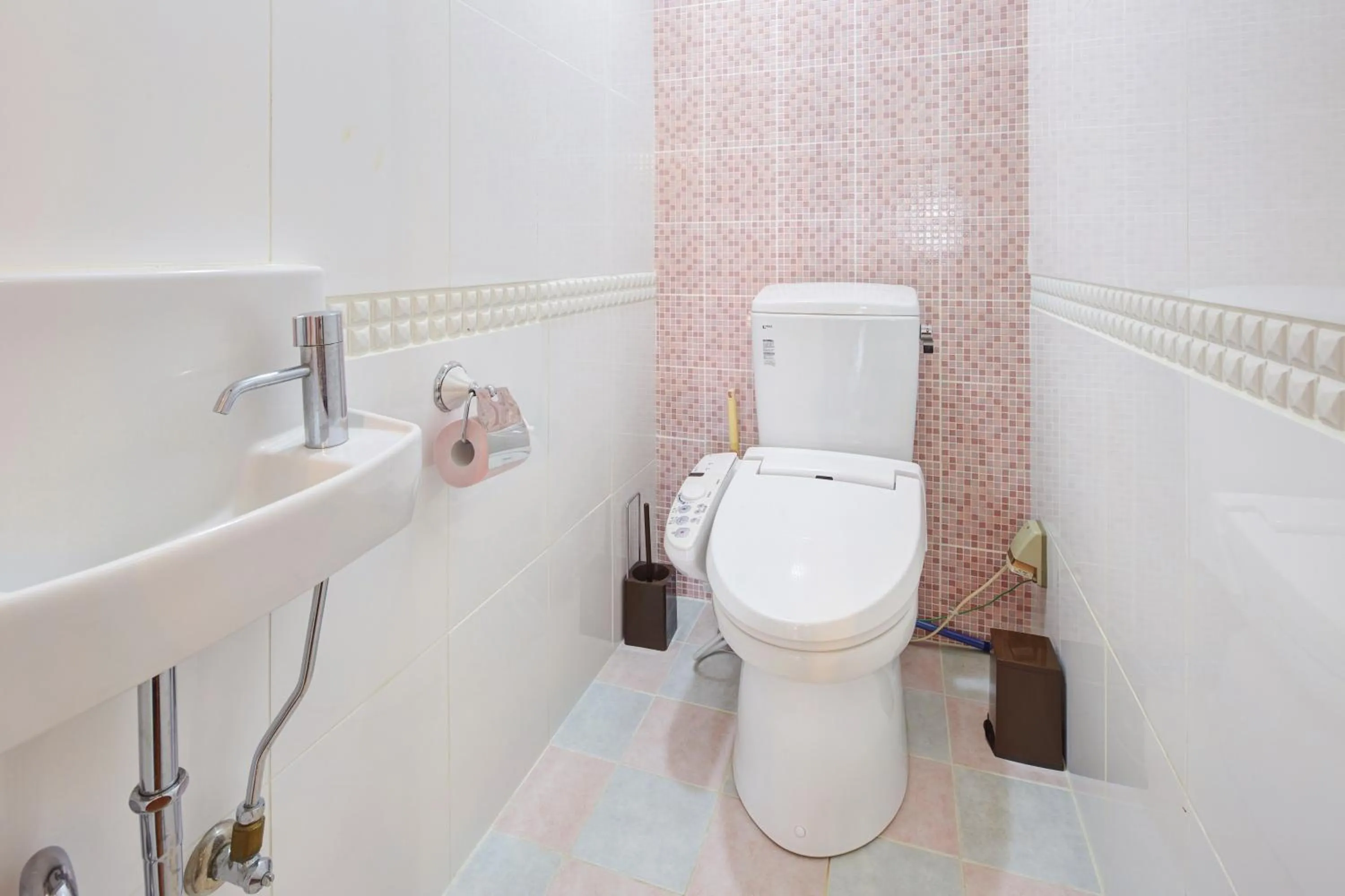 Toilet in Wind Makiminato