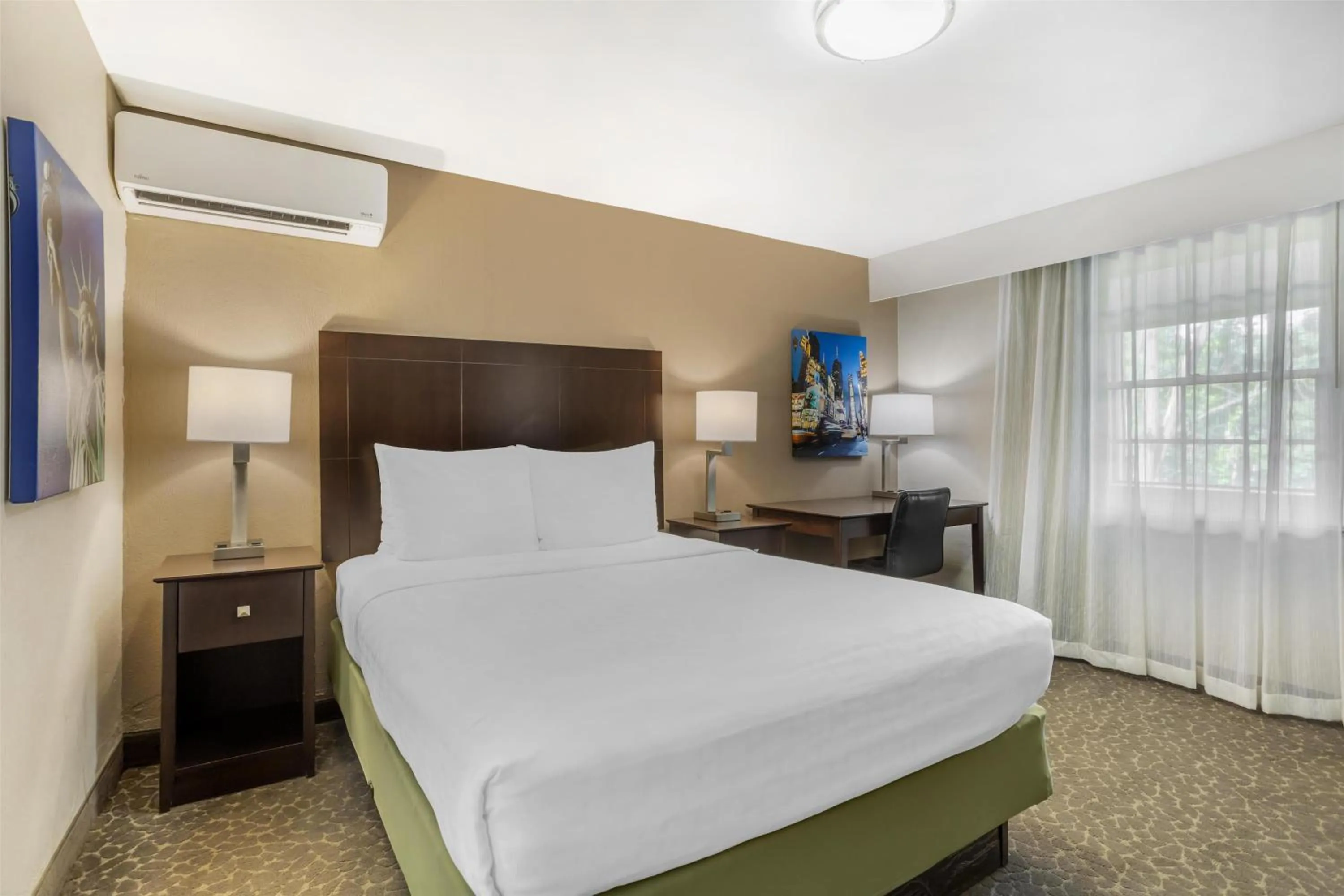 Bedroom, Bed in Best Western Fort Lee