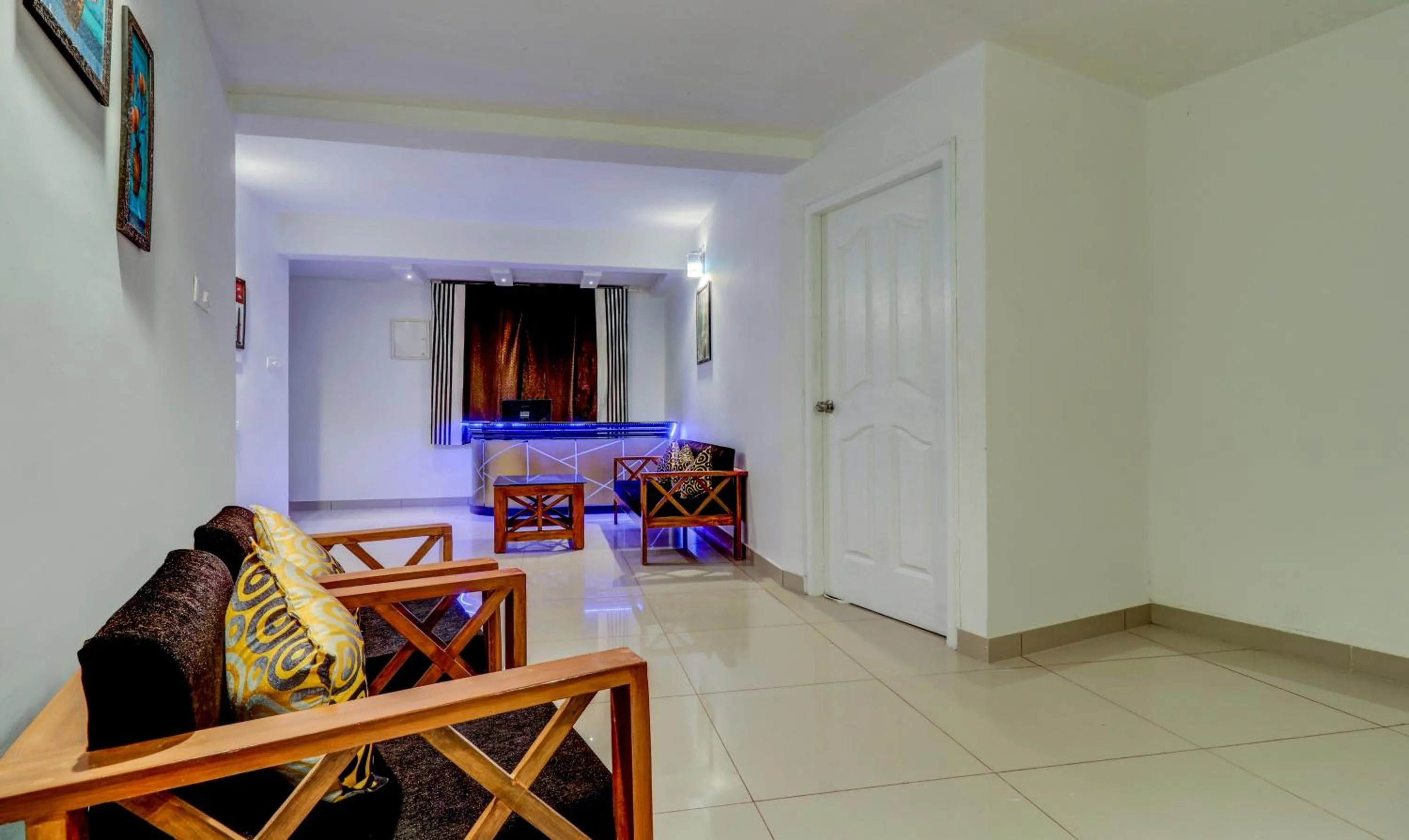 Seating area in Itsy Hotels Dew Dreams