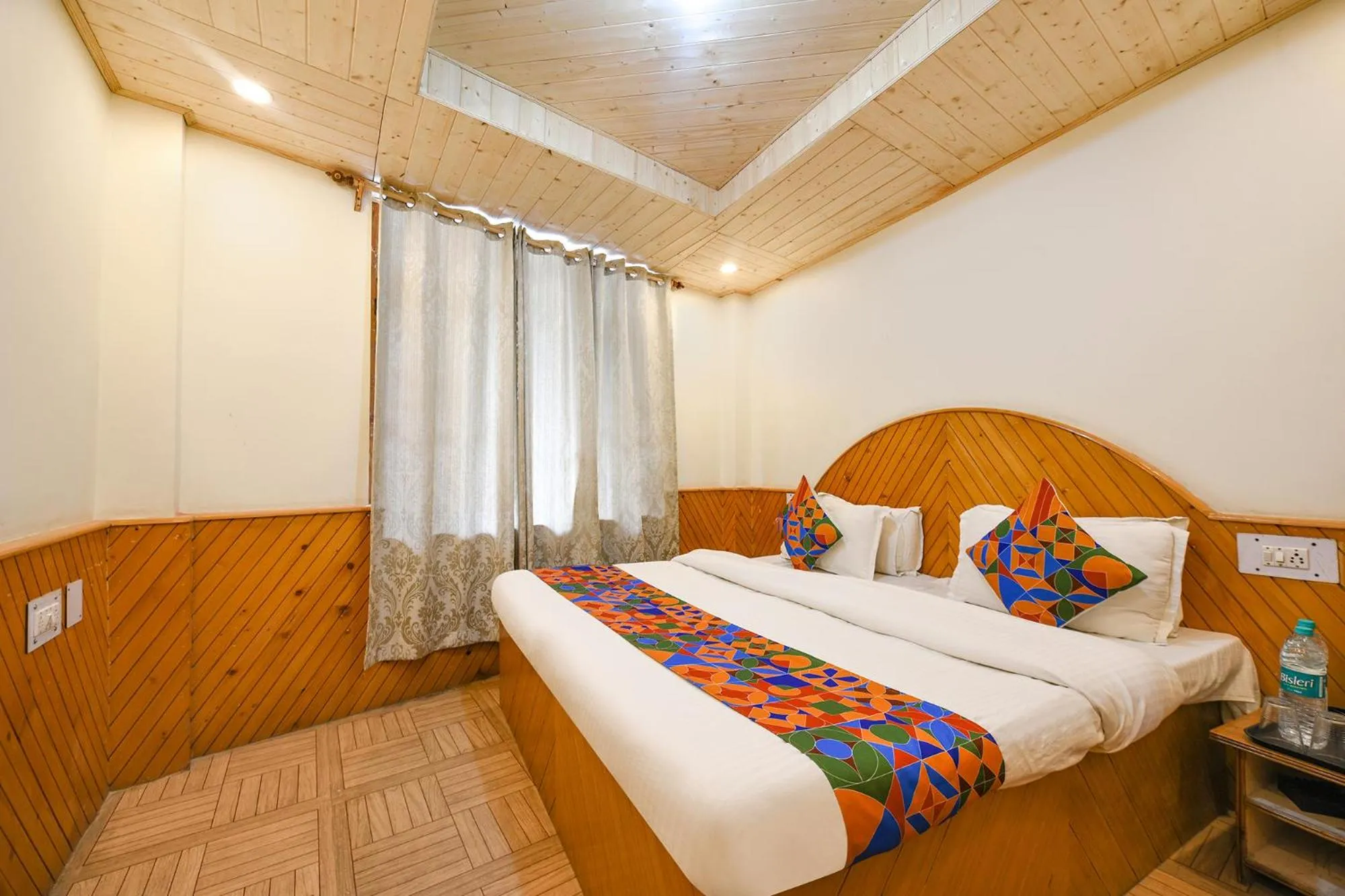 Bed in FabHotel Misty Hills Nehru Kund
