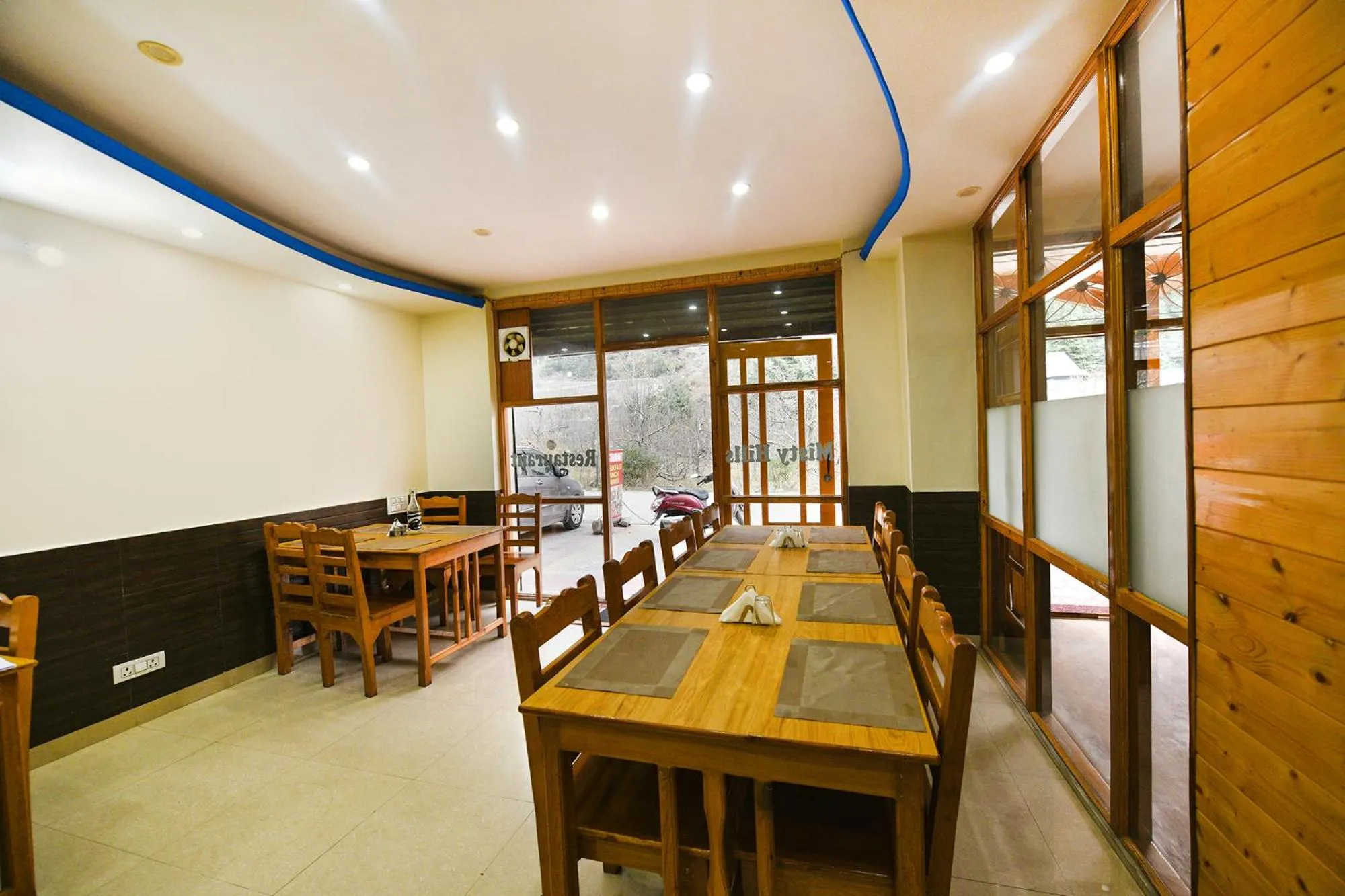 Restaurant/Places to Eat in FabHotel Misty Hills Nehru Kund