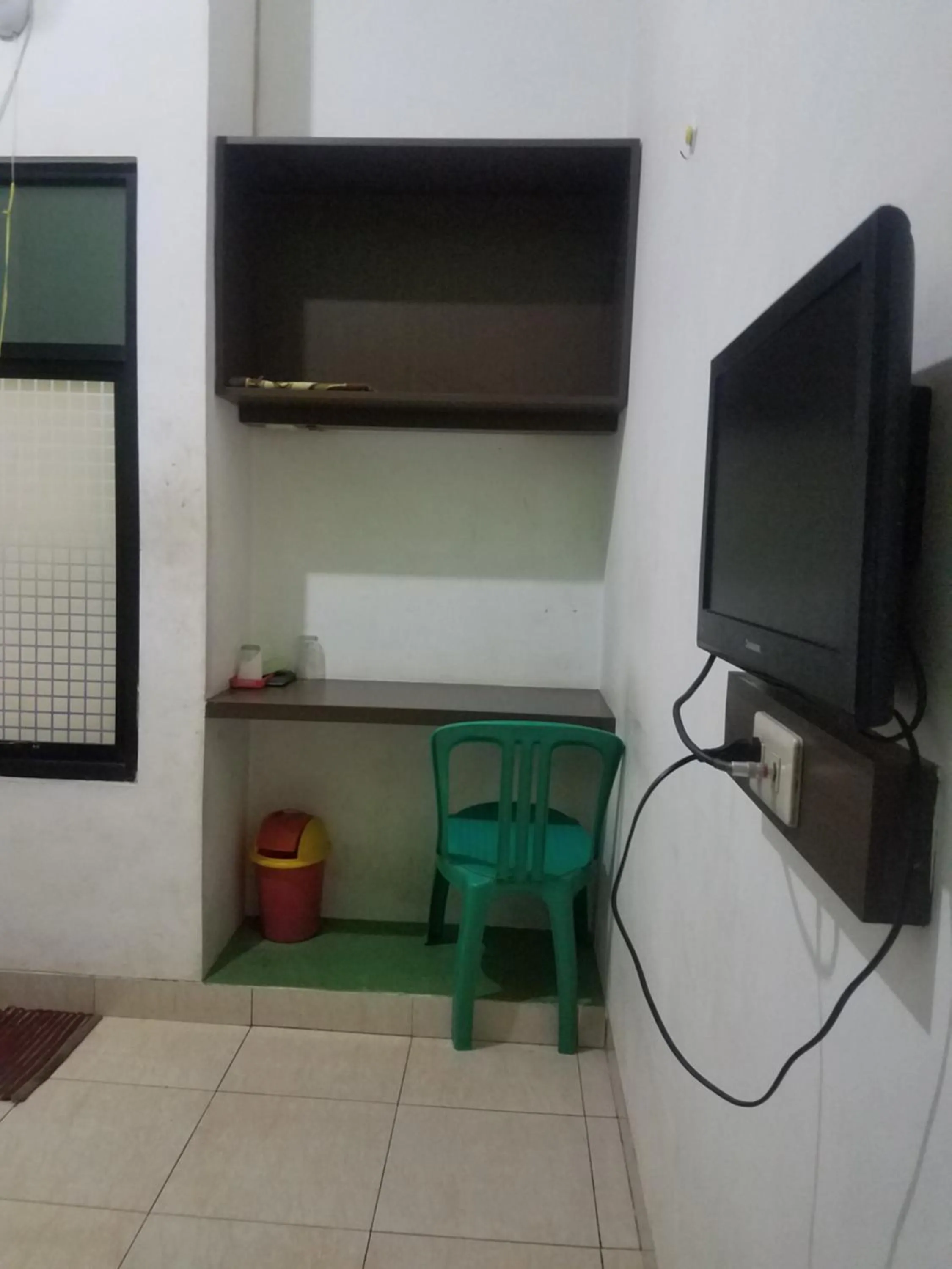TV and multimedia in Cendrawasih Syariah Homestay