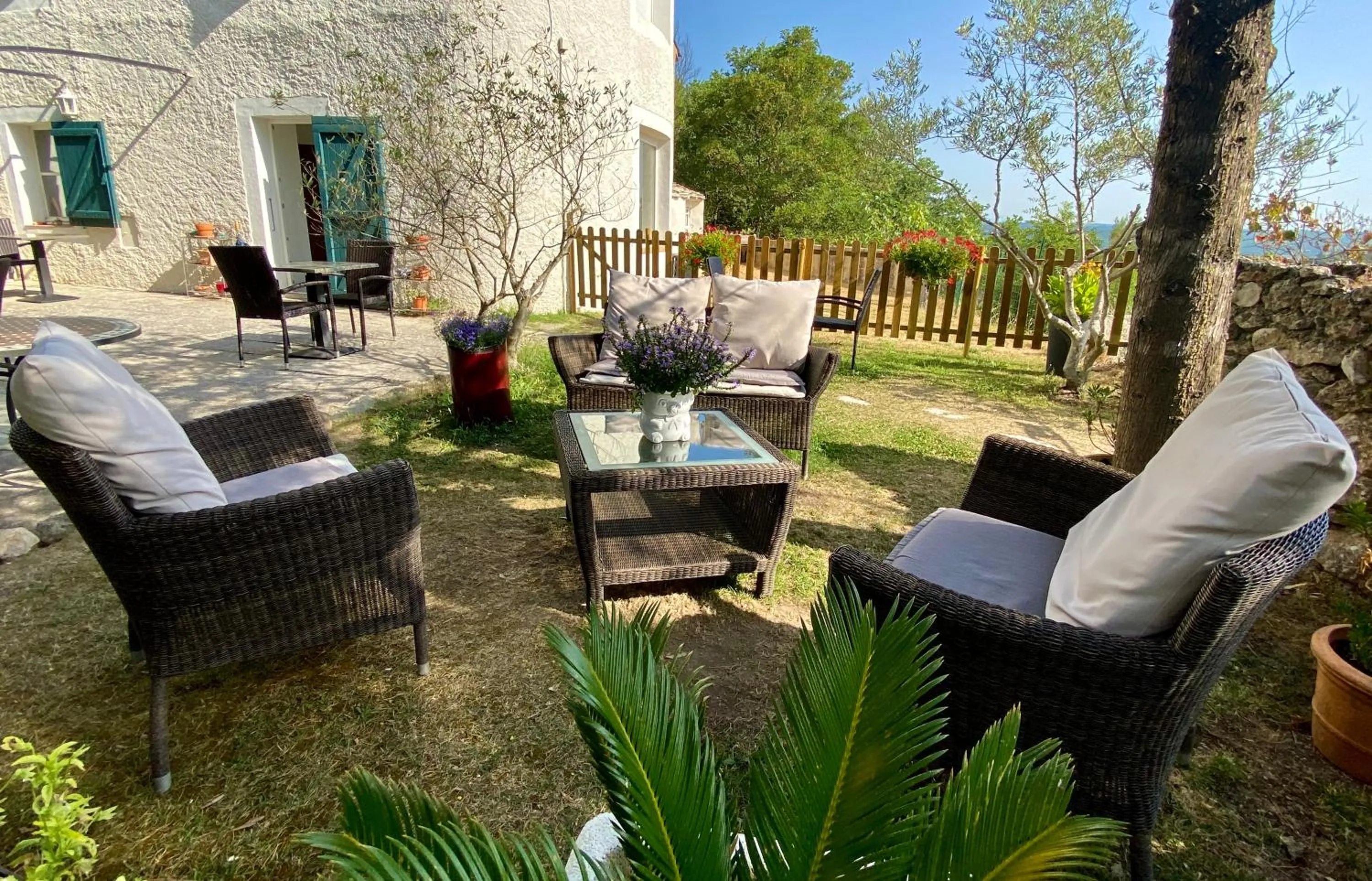 Garden view in Le Moulin de Varrians