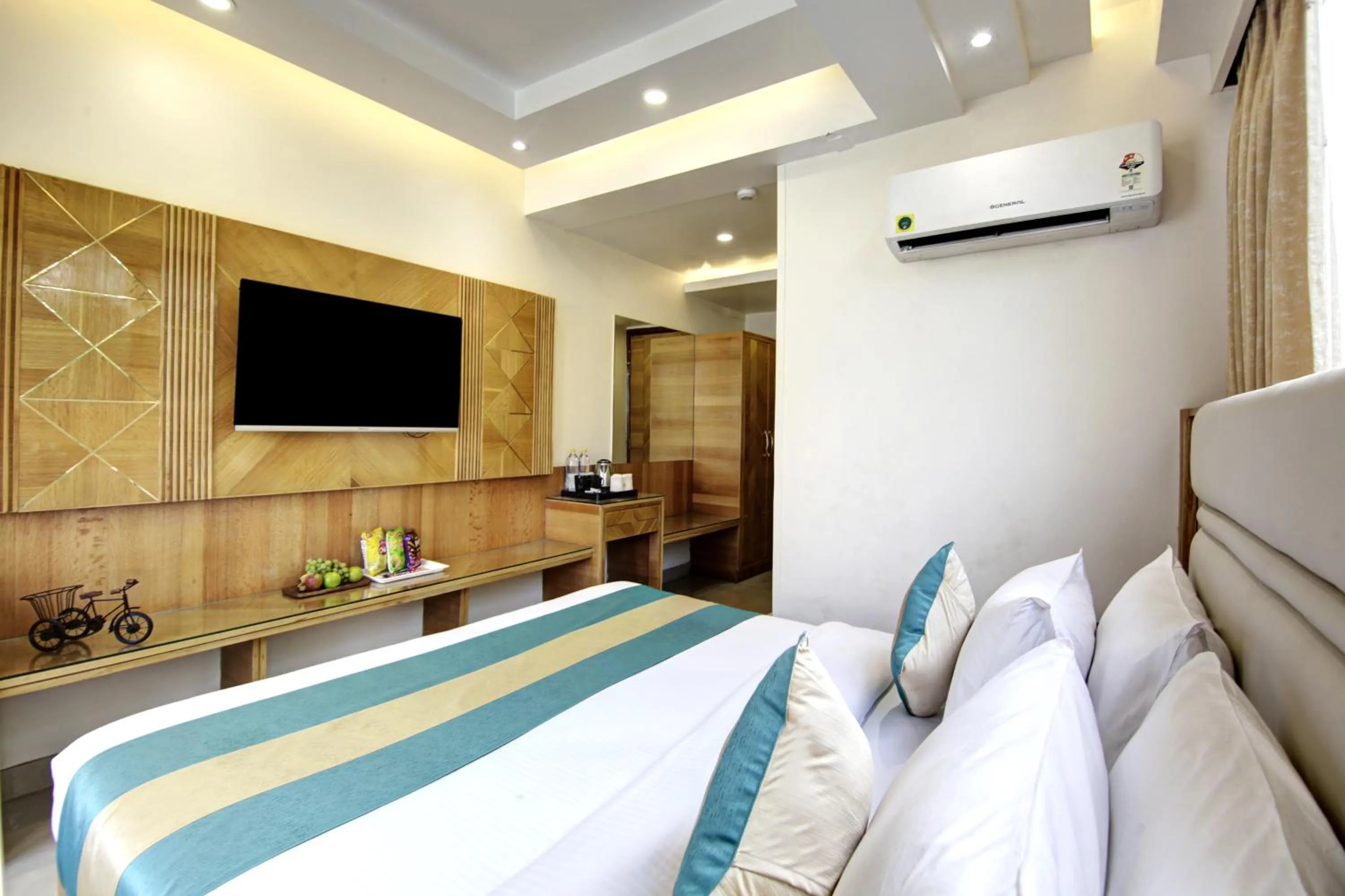 Bedroom, Bed in Hotel Krishna Plaza Just Near New Delhi Station And Connaught Place By M S Hospitality