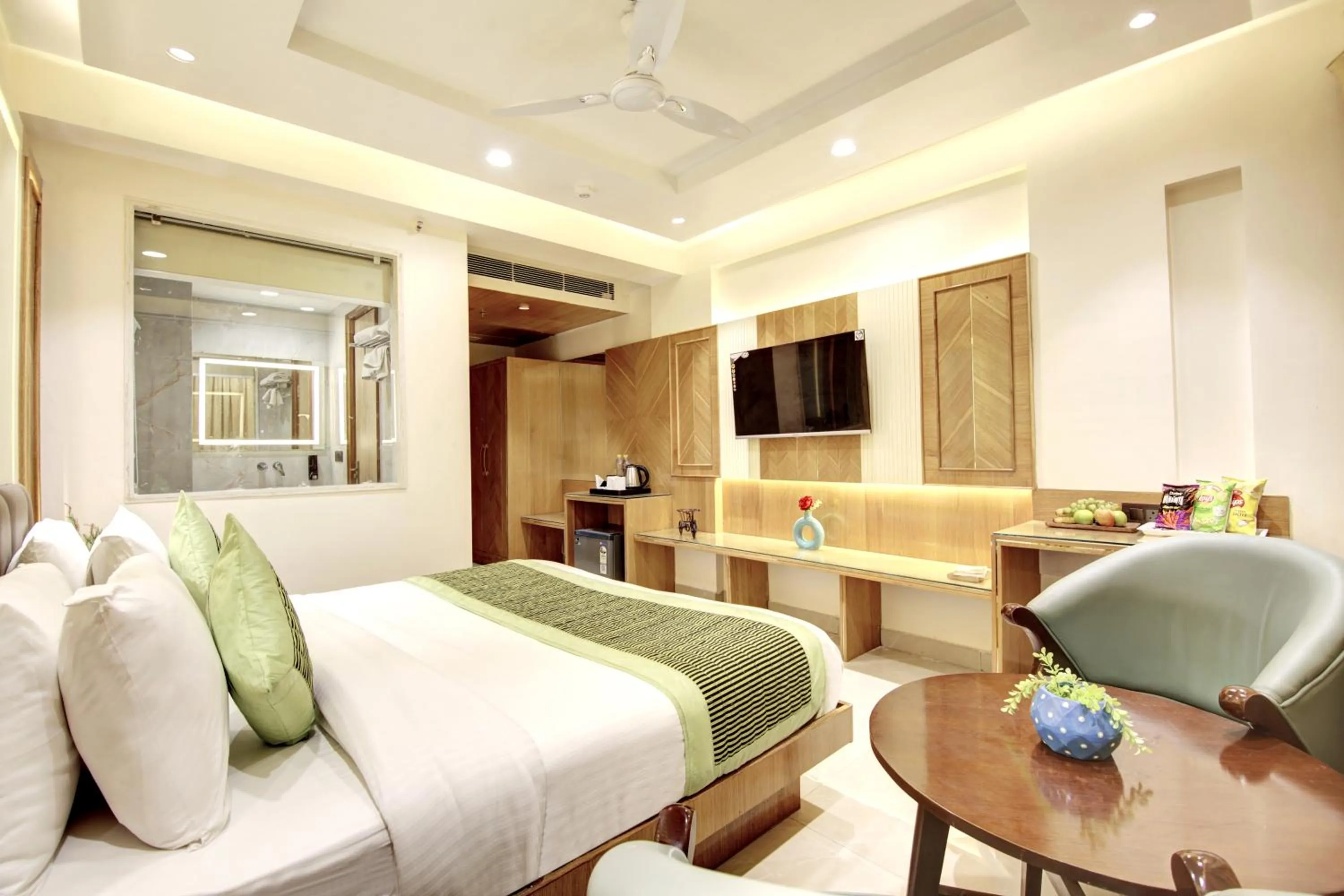 Bedroom in Hotel Krishna Plaza Just Near New Delhi Station And Connaught Place By M S Hospitality