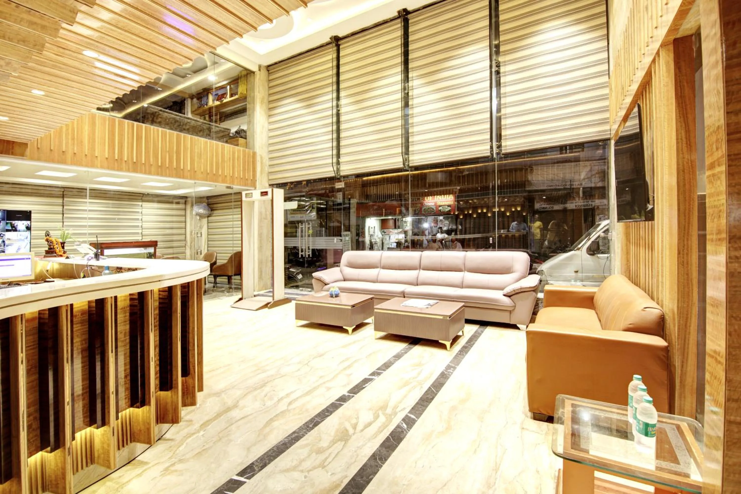 Seating area in Hotel Krishna Plaza Just Near New Delhi Station And Connaught Place By M S Hospitality