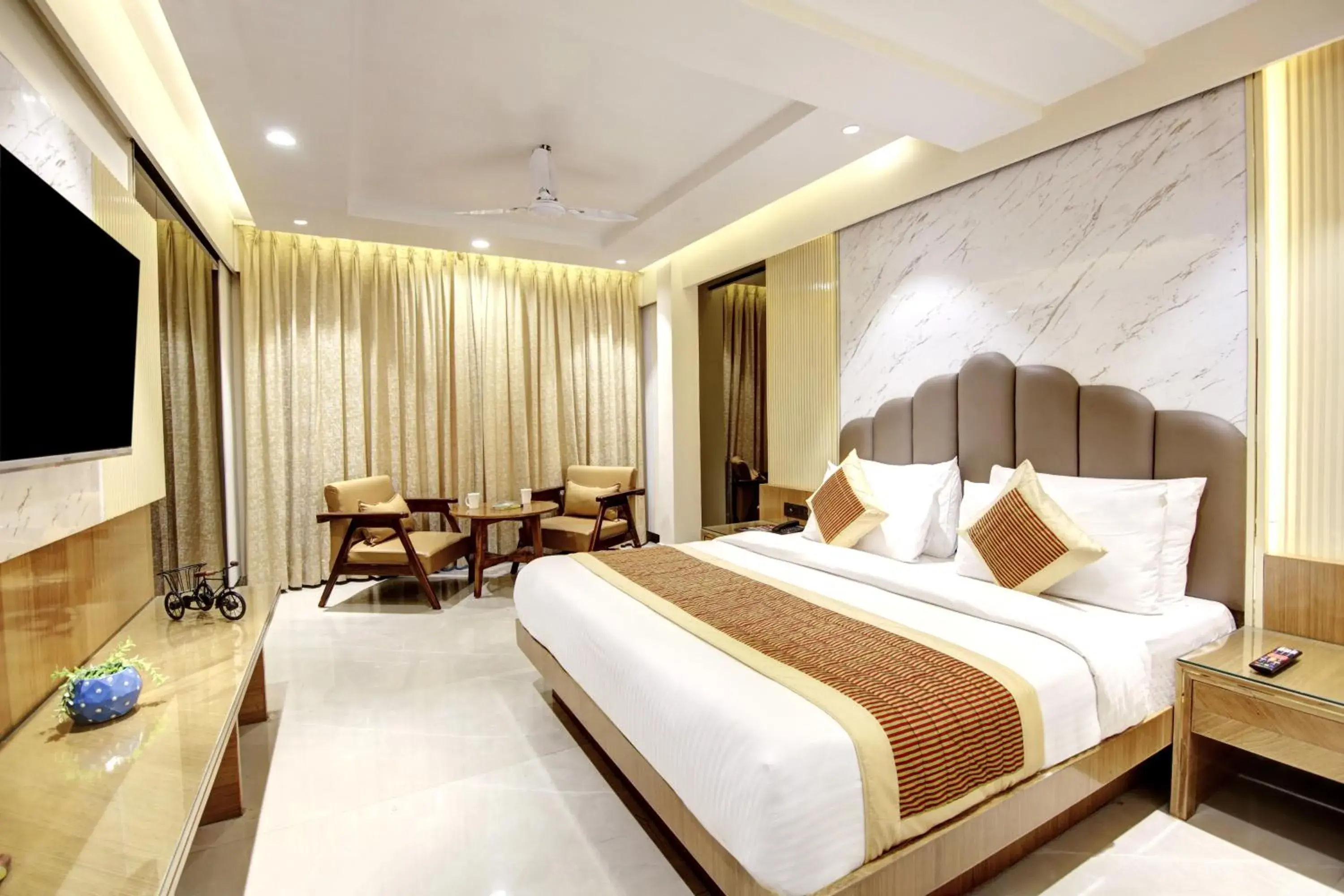 Executive Triple Room in Hotel Krishna Plaza Just Near New Delhi Station And Connaught Place By M S Hospitality Executive Triple Room in Hotel Krishna Plaza Just Near New Delhi Station And Connaught Place By M S Hospitality