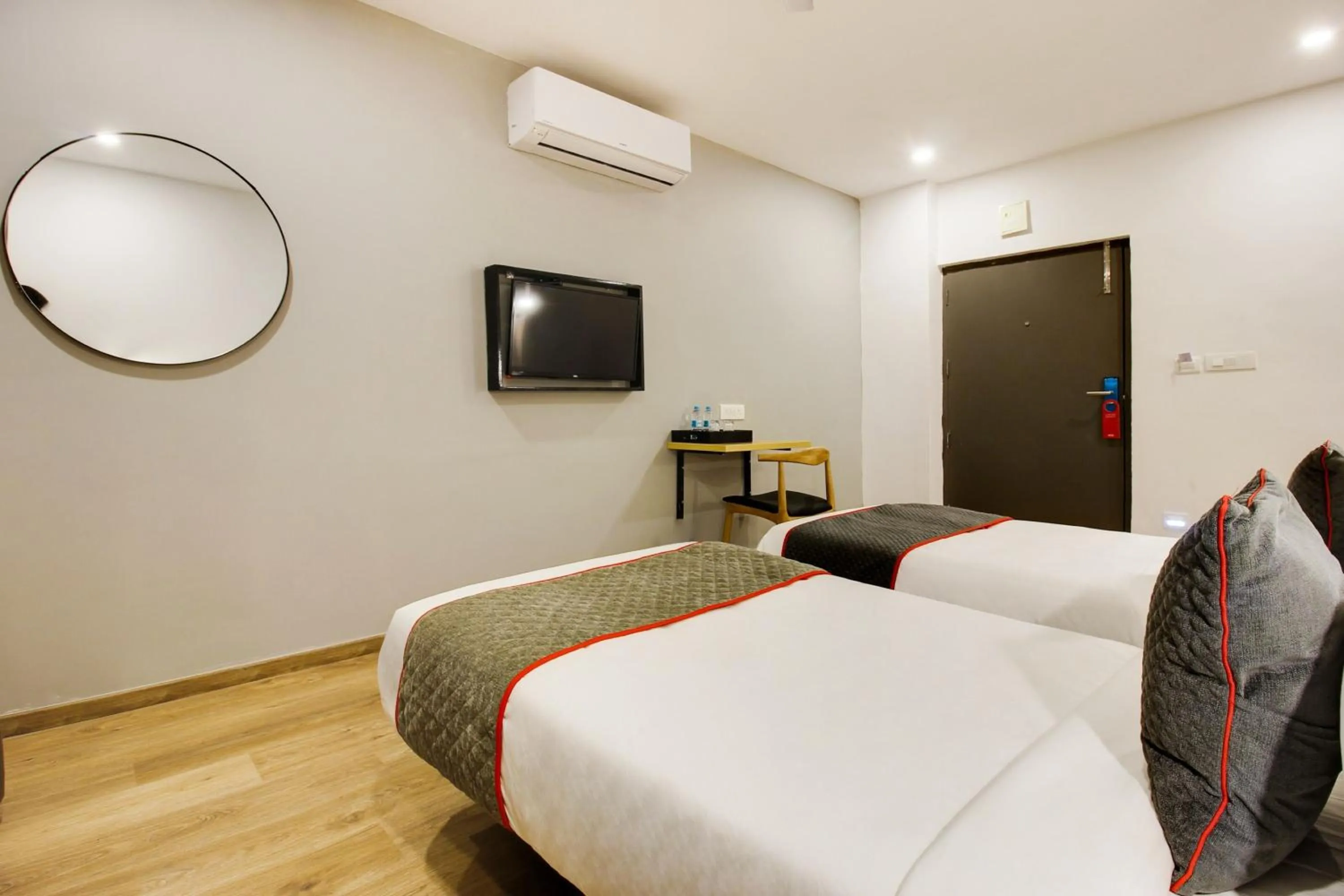 Other, Bed in Super townhouse moosapet Rcc Prime