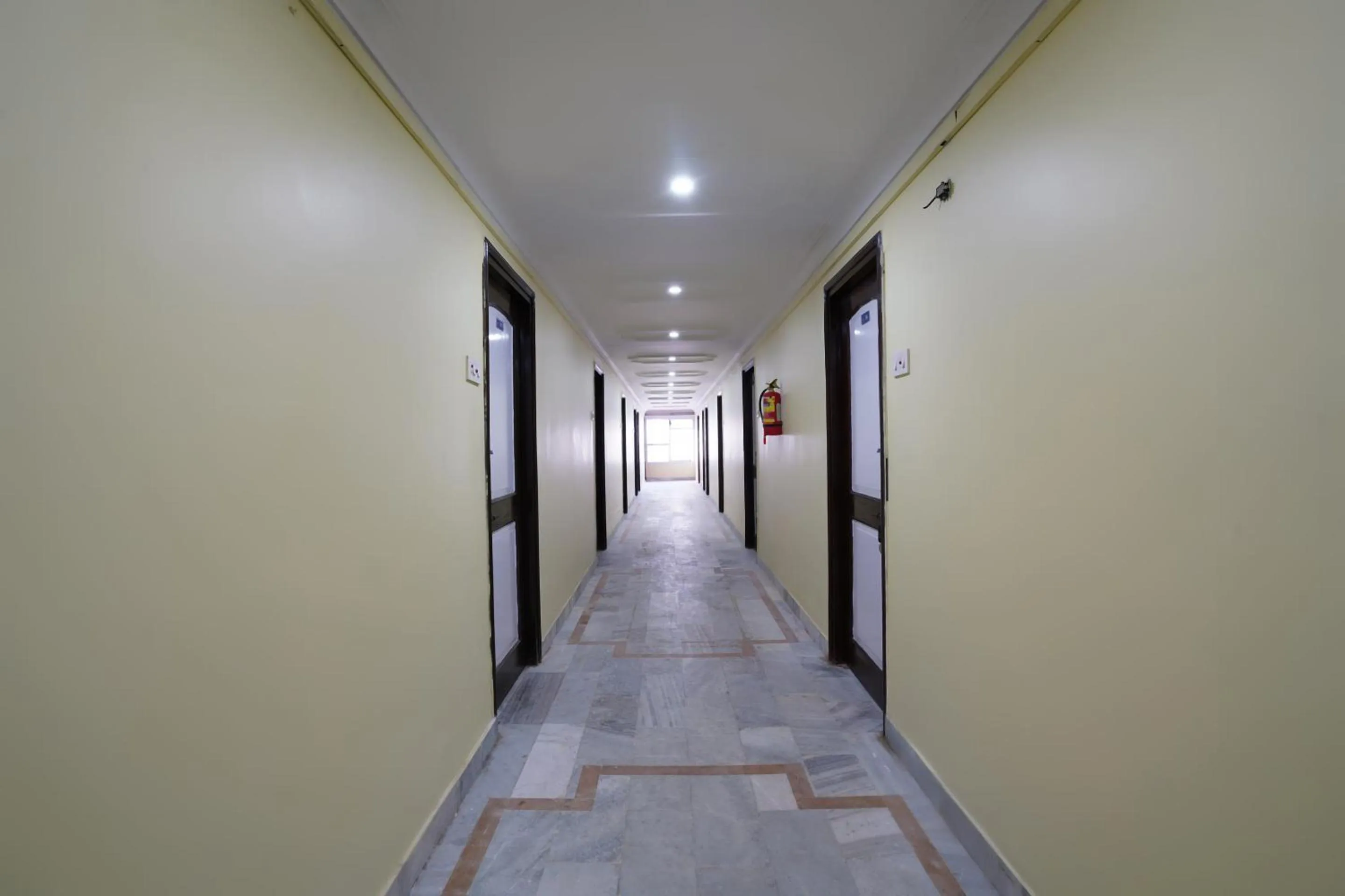 Lobby or reception in Hotel O Raja Residency Near Snow World