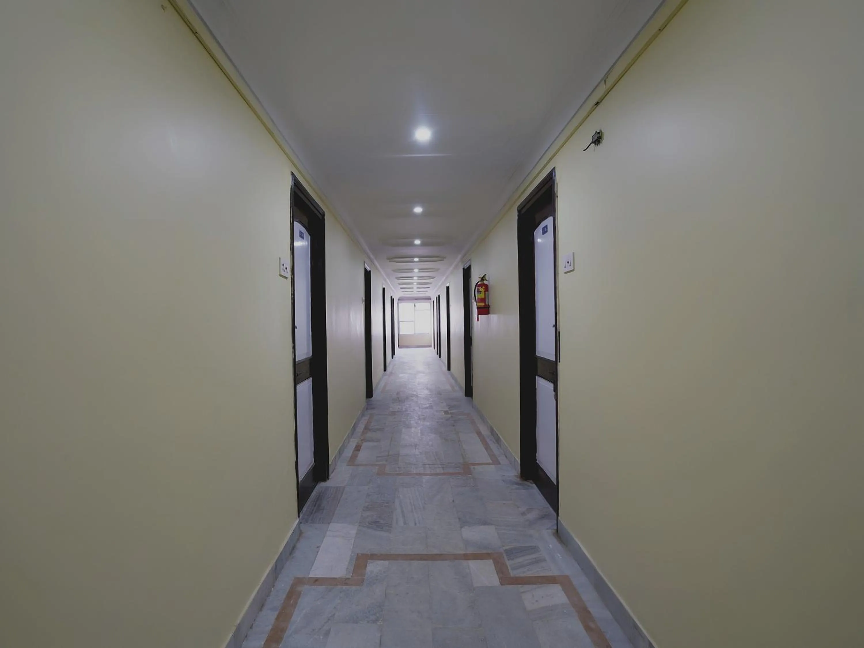 Lobby or reception in Hotel O Raja Residency Near Snow World