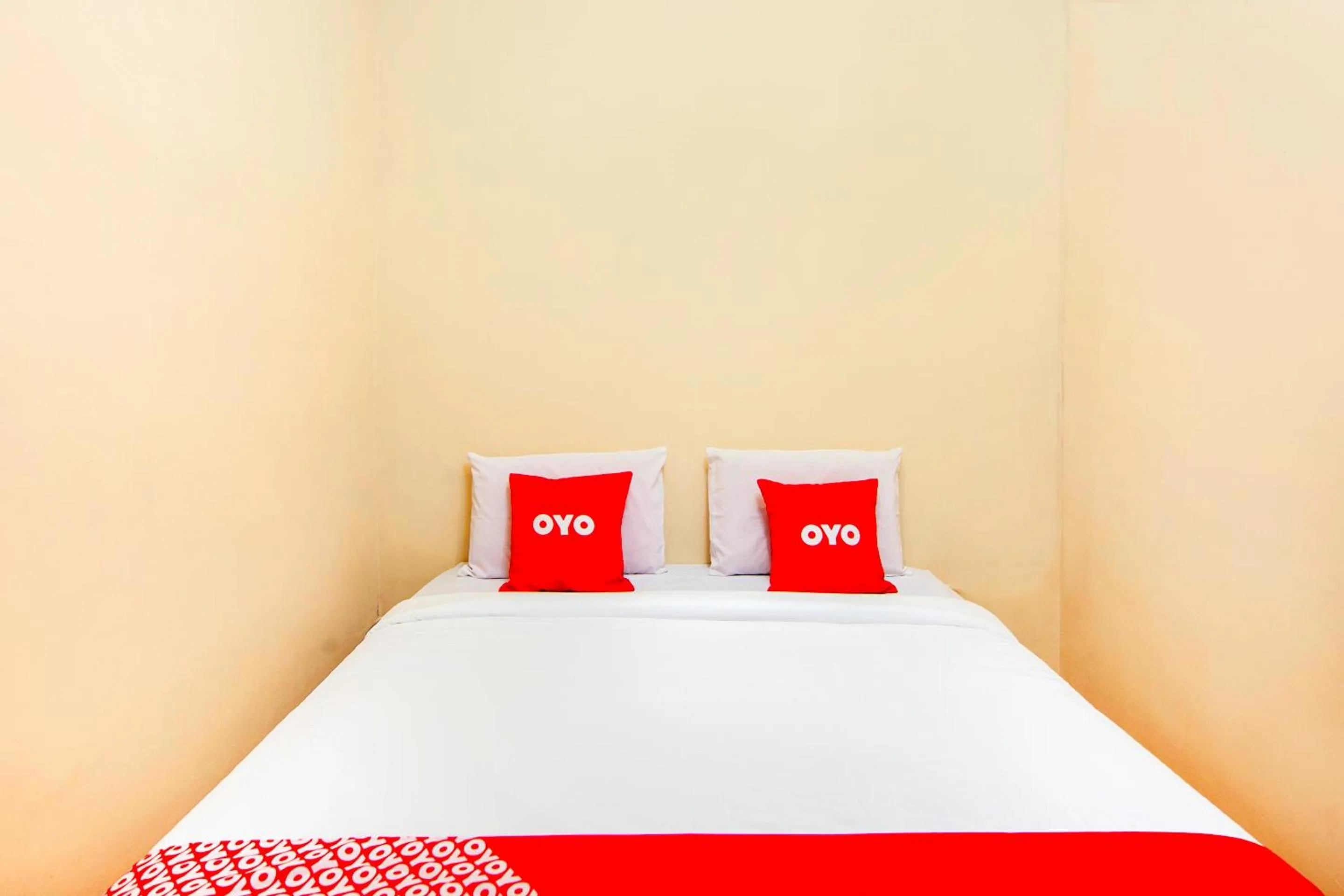 Bedroom in Hotel O 211