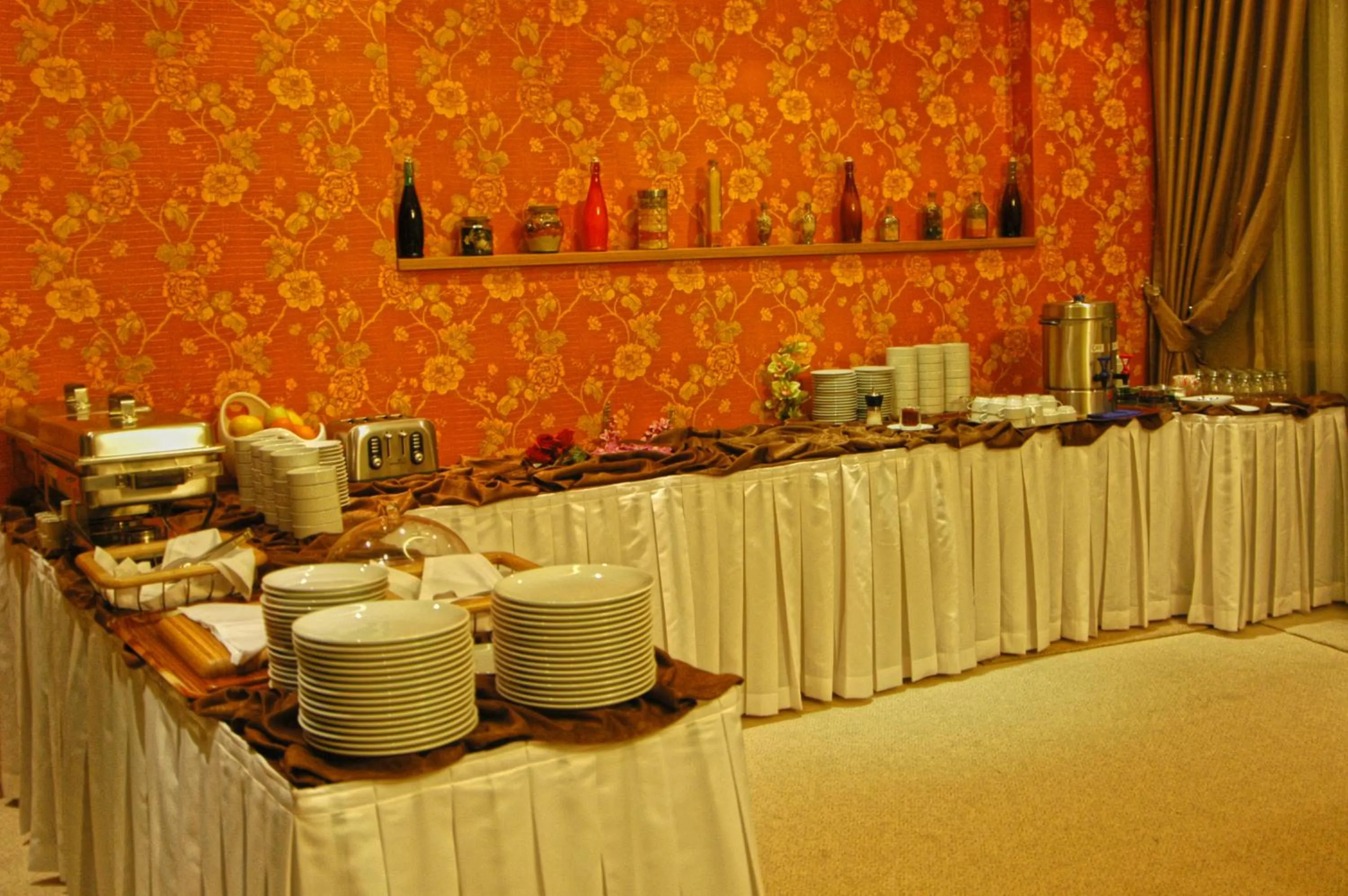 Restaurant/places to eat, Food in Polat Elite Hotel