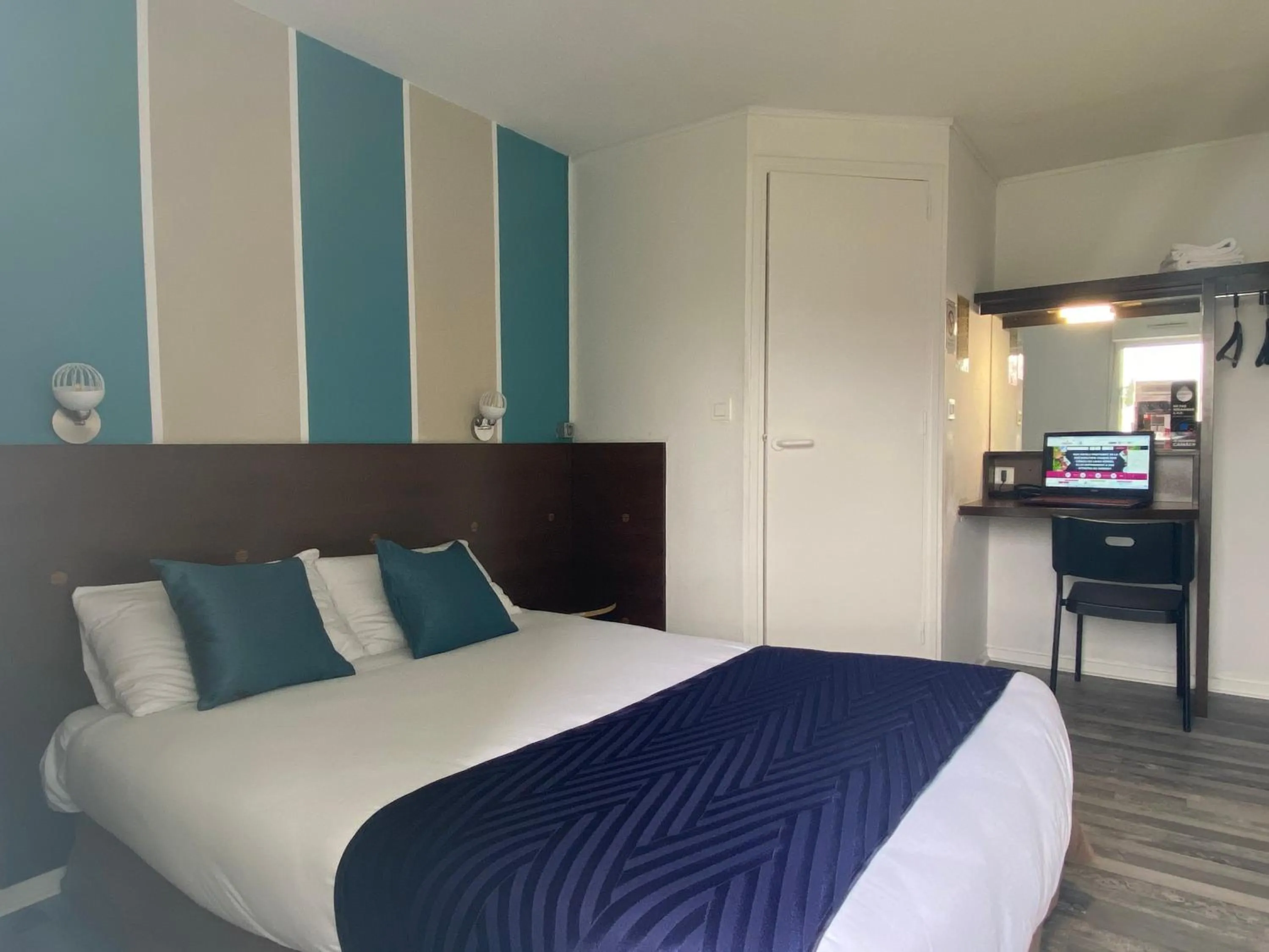 Bed in Fasthotel Tours Nord