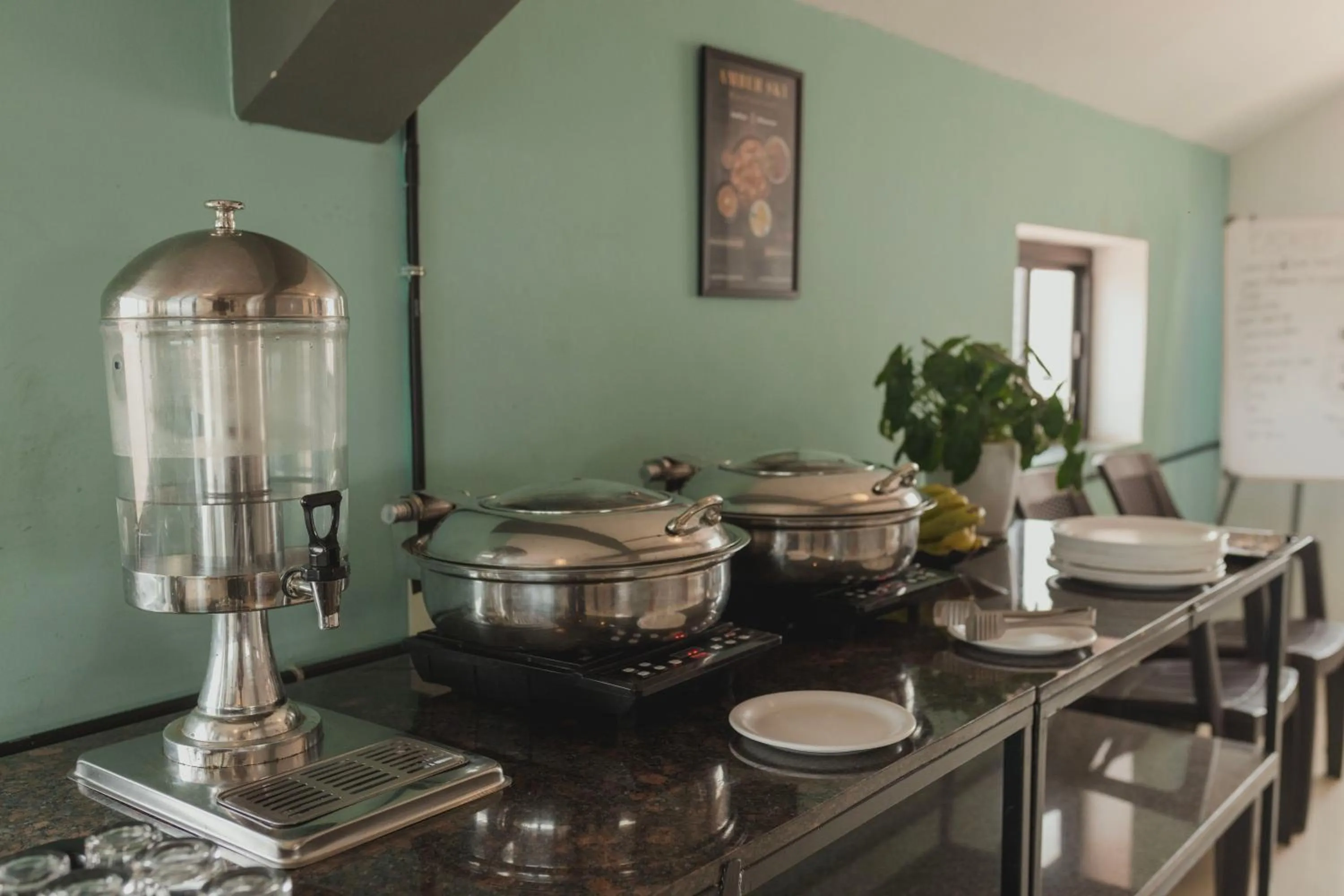 Food and drinks in Amber Rooms