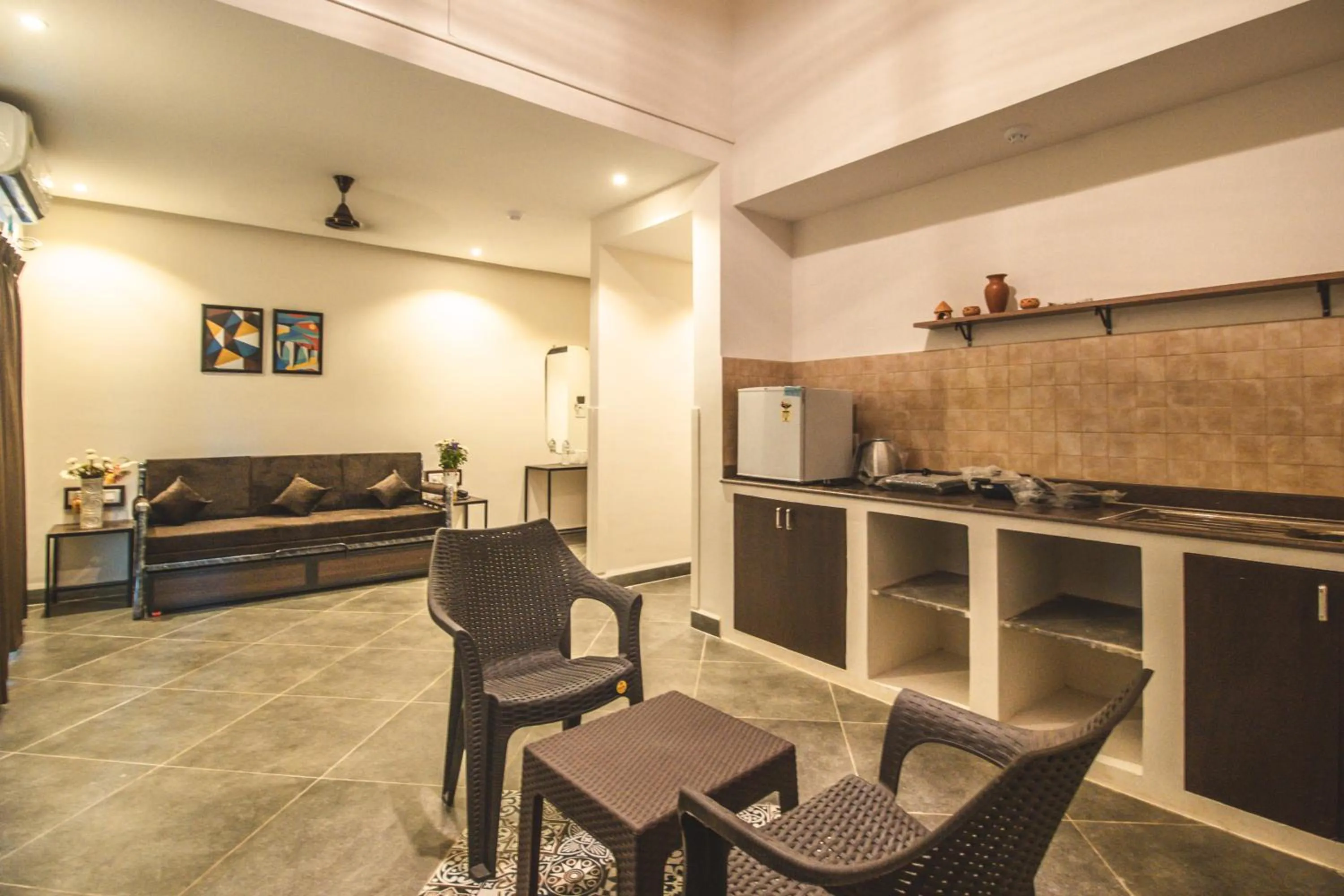 Kitchen or kitchenette in Amber Rooms