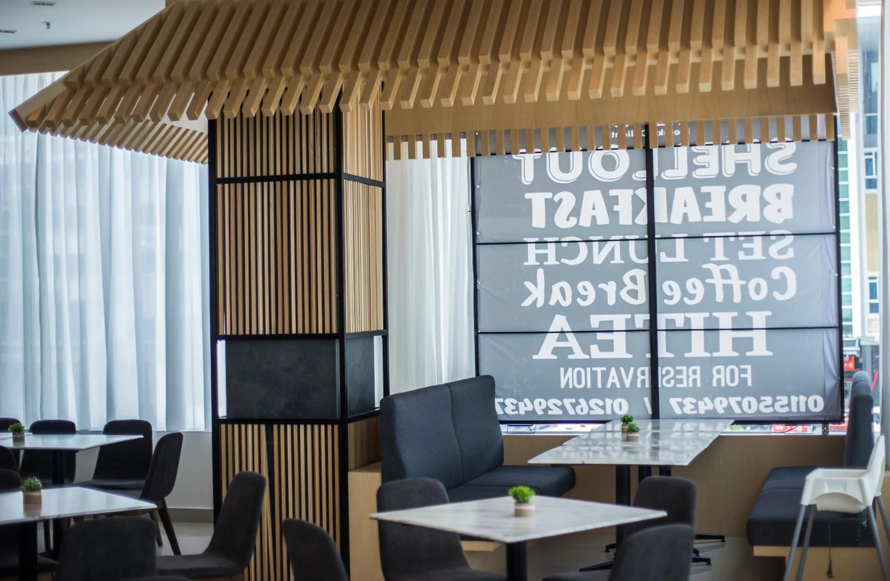 Restaurant/places to eat in GRAND FLORA HOTEL