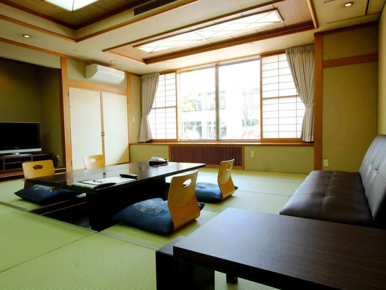 TV and multimedia in Hotel Symphony Sagae Onsen