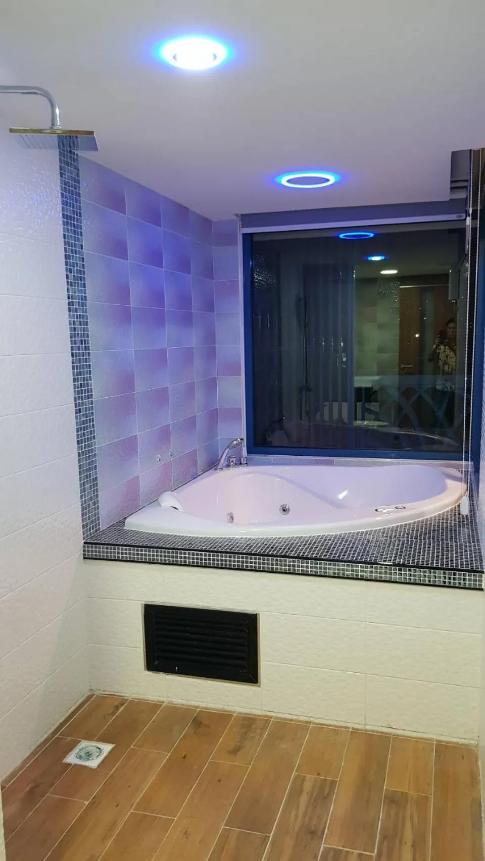 BlueTel Re'sidencE Bangkok IMPACT บลูเทล เรซิดองส์ กรุงเทพ อิมแพค