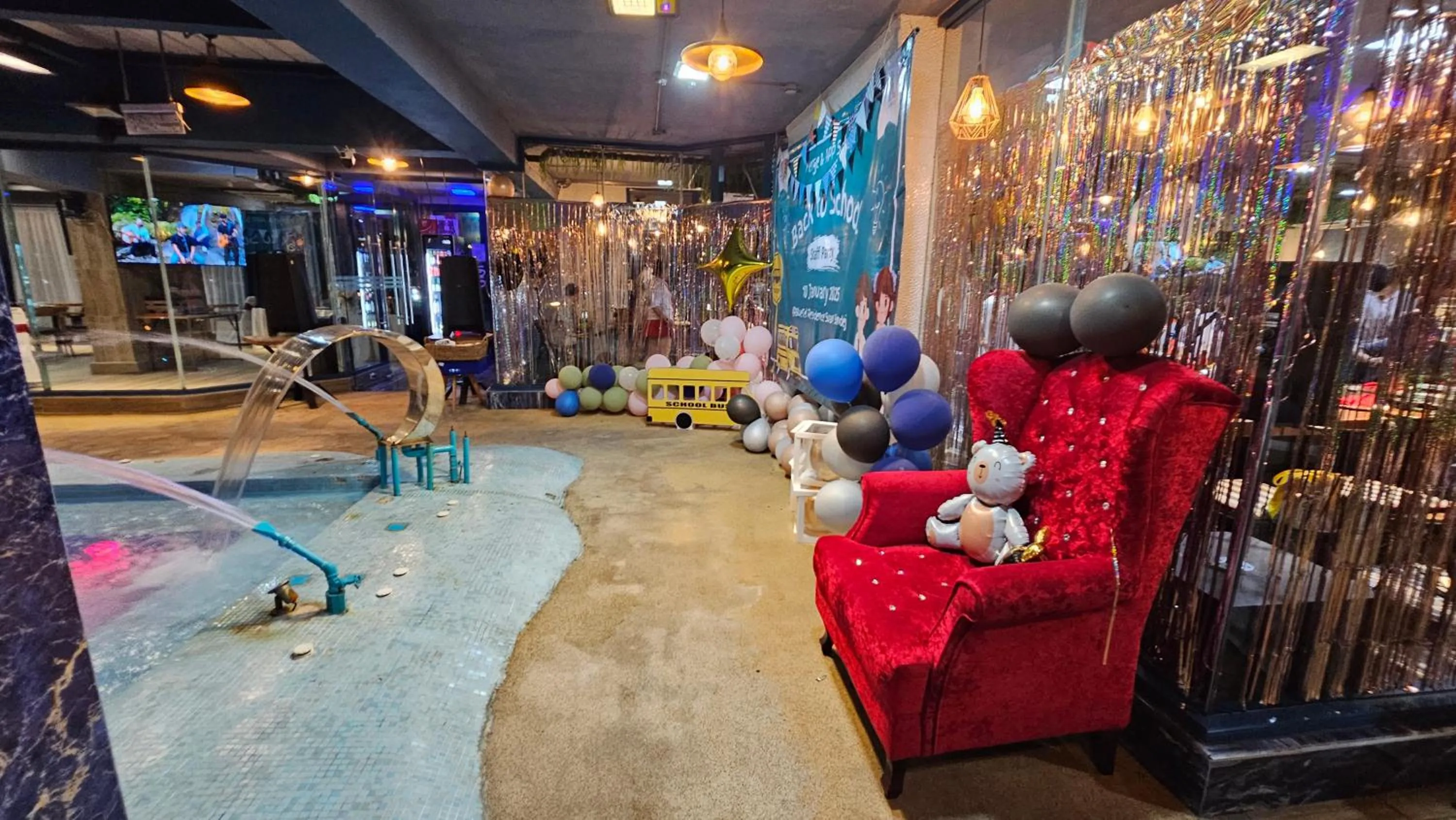 Restaurant/places to eat in BlueTel Re'sidencE Bangkok IMPACT บลูเทล เรซิดองส์ กรุงเทพ อิมแพค