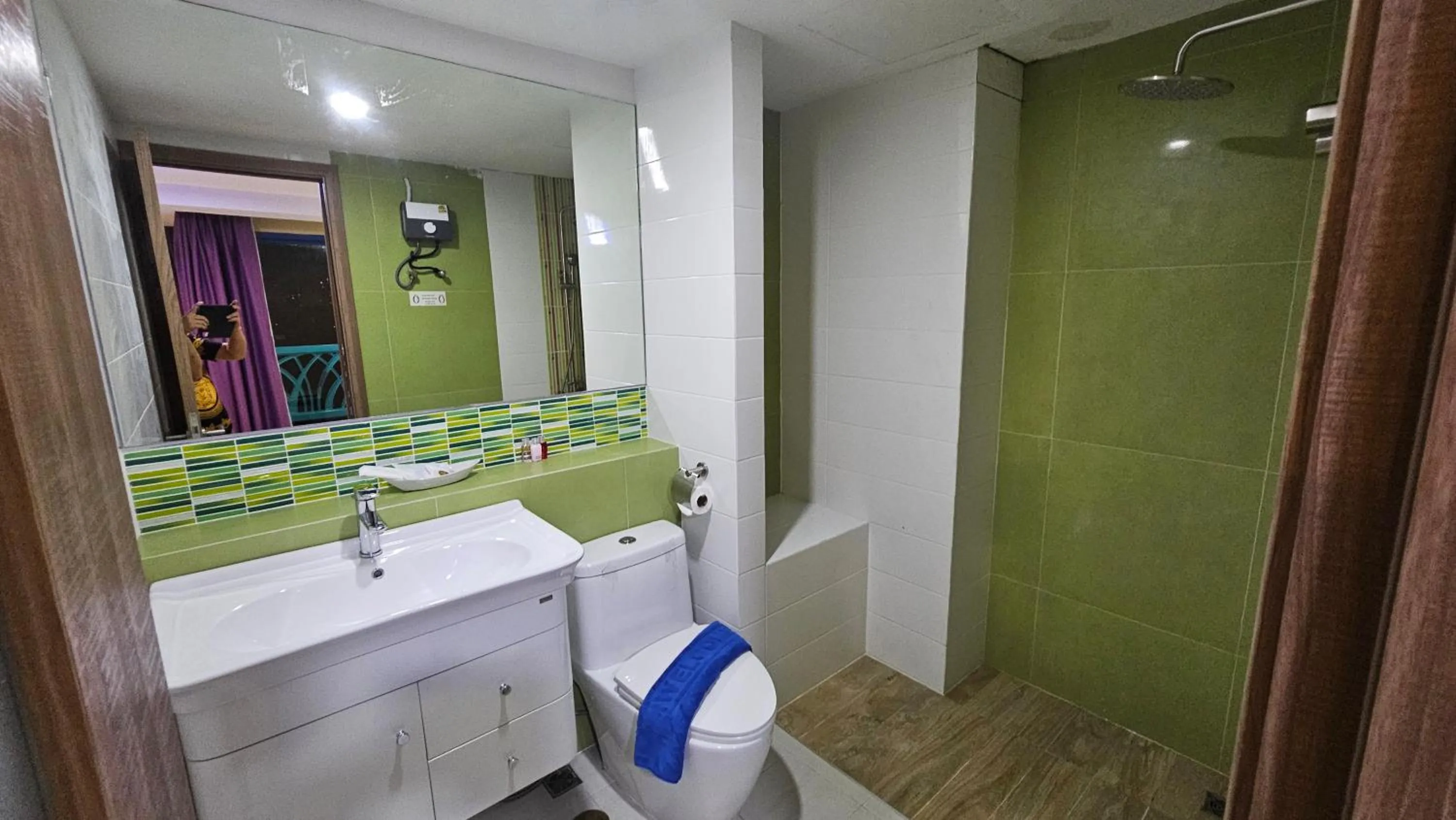 BlueTel Re'sidencE Bangkok IMPACT บลูเทล เรซิดองส์ กรุงเทพ อิมแพค