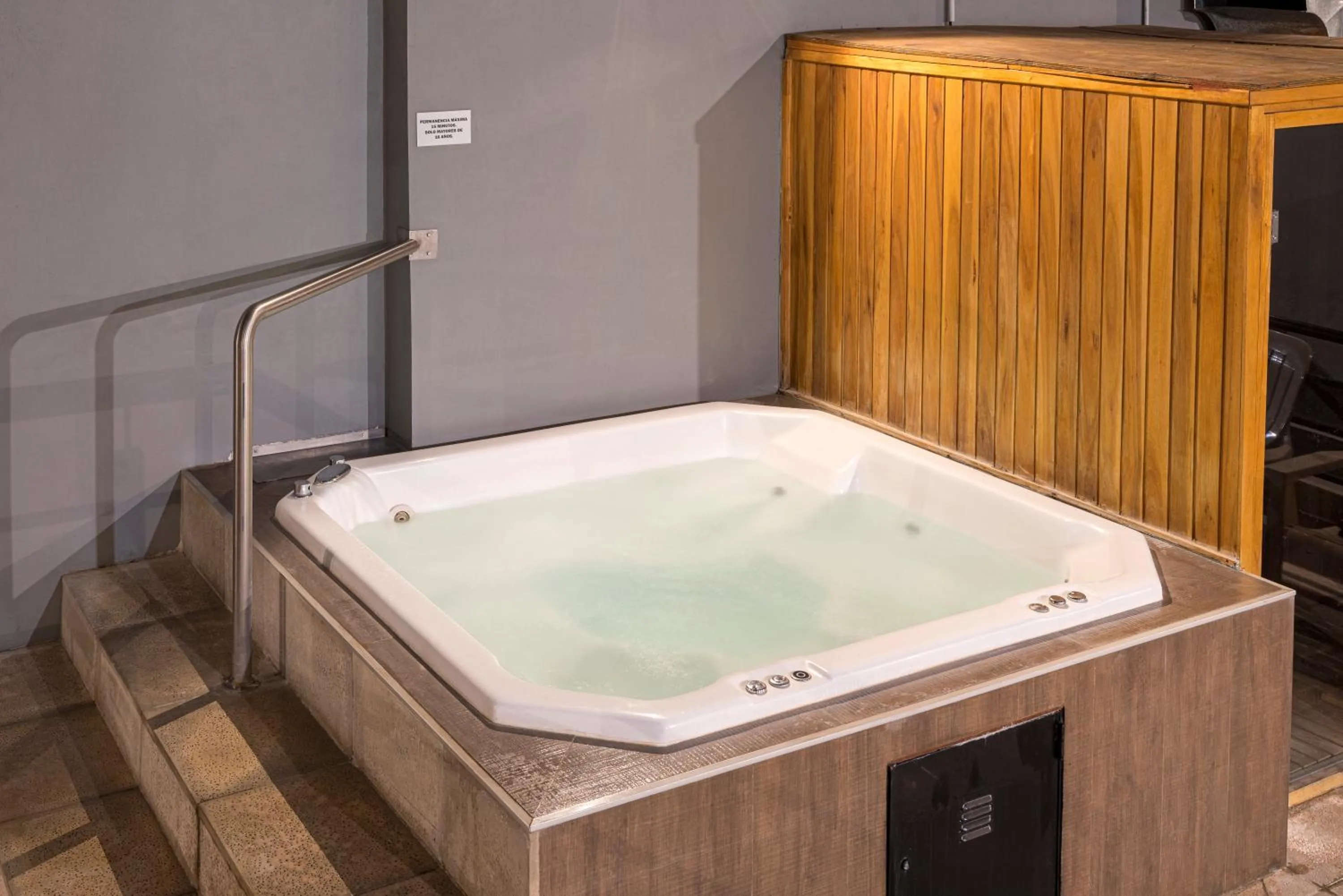 Hot Tub in Hotel Traful