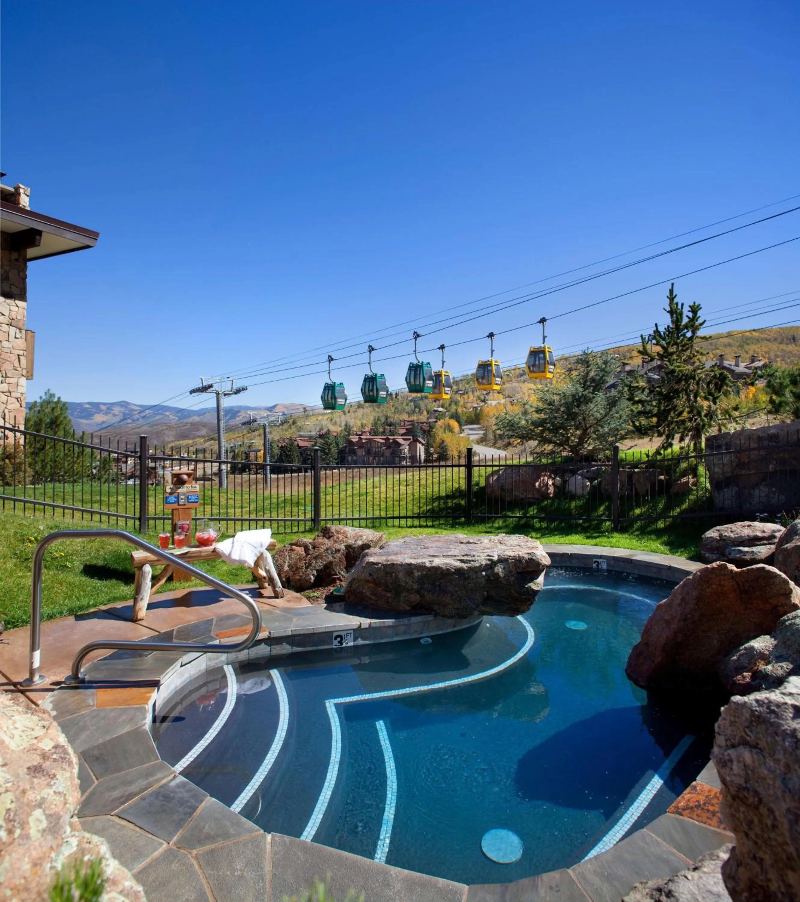 Property building, Swimming Pool in Shadowbrook, a Destination by Hyatt Residence