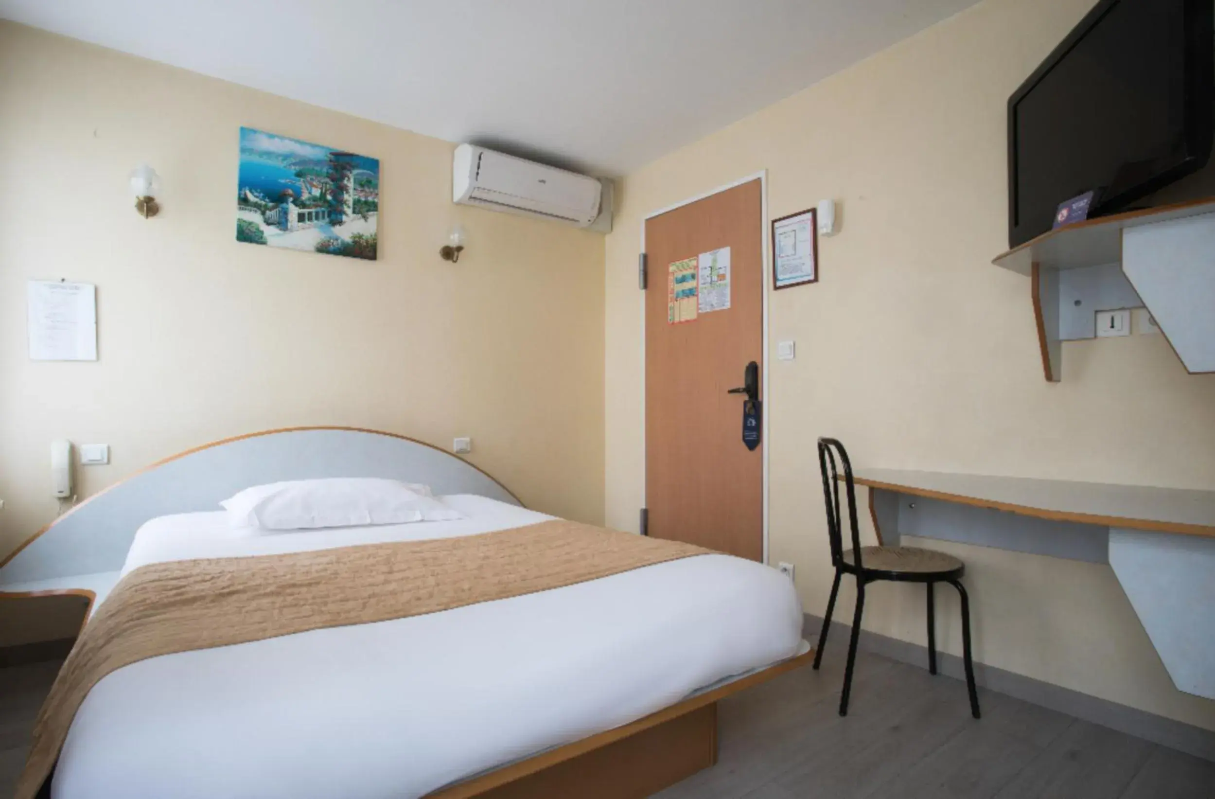 Double Room in Hotel De Rosny Double Room in Hotel De Rosny