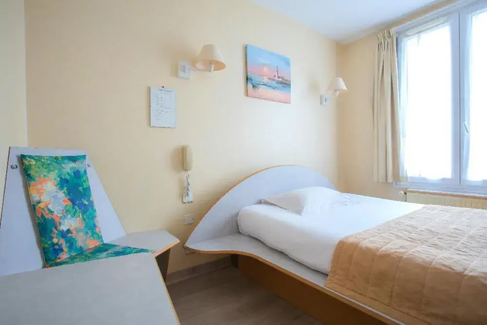 Superior Double Room in Hotel De Rosny Superior Double Room in Hotel De Rosny