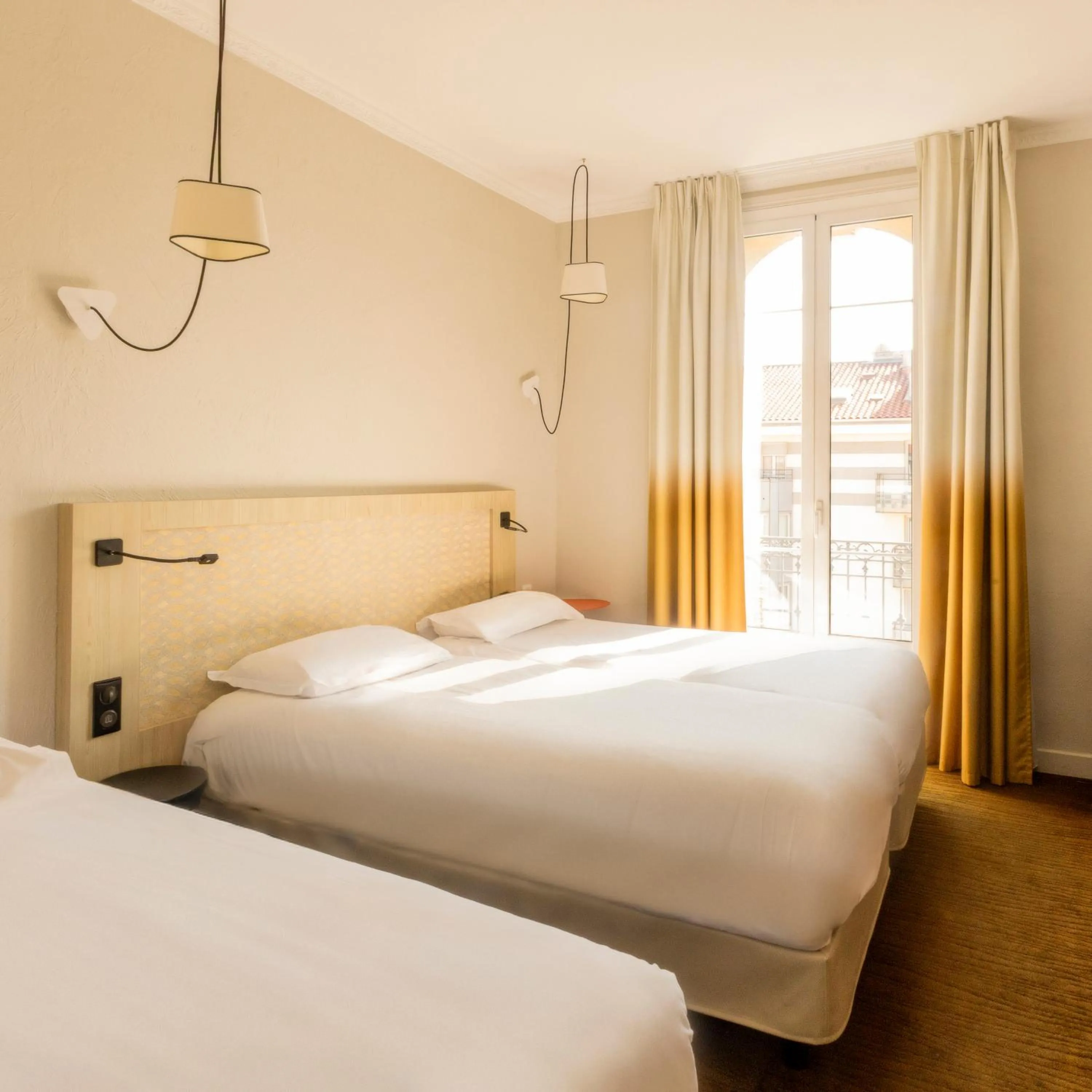 Bedroom, Bed in Hôtel Vendôme