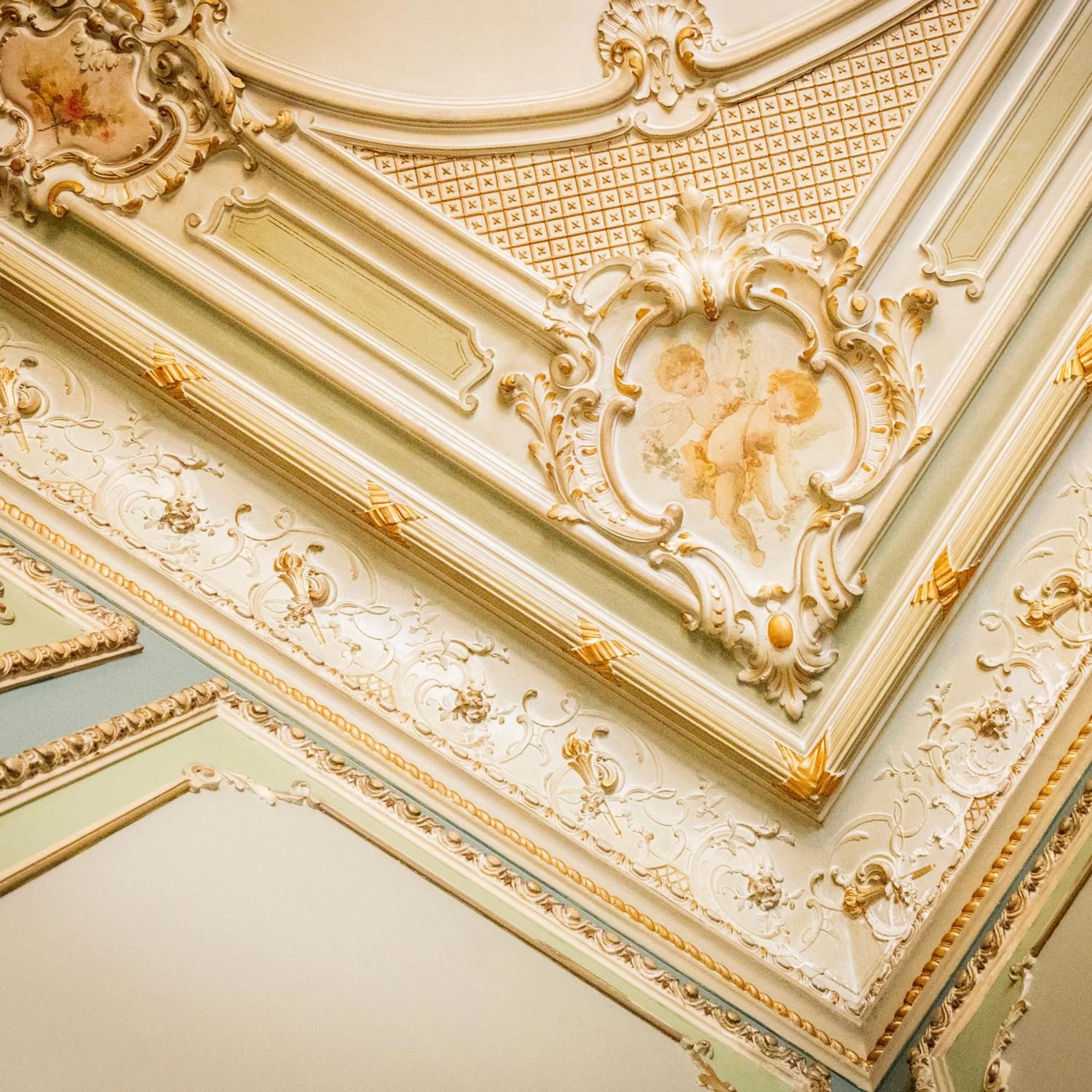 Decorative detail in Hôtel Vendôme