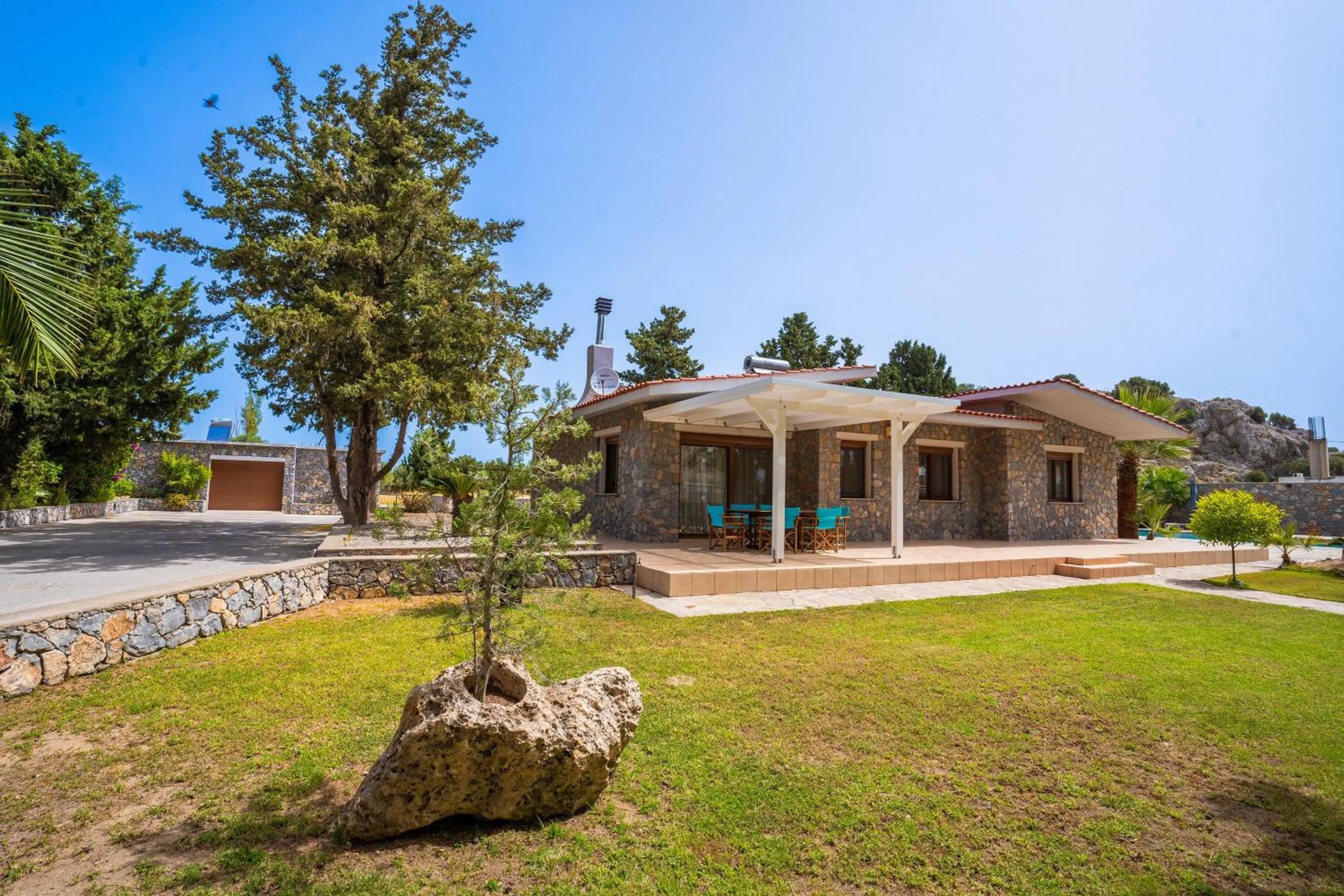 Madia Villa