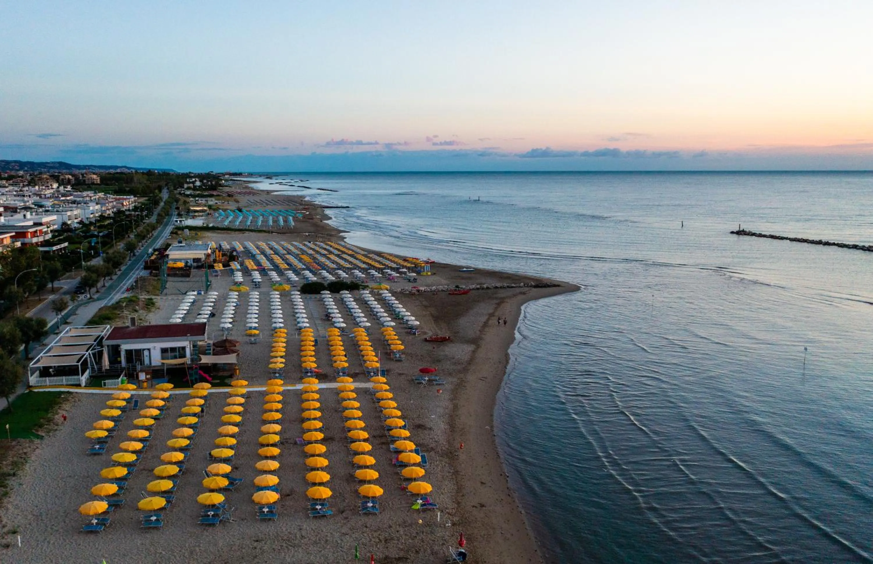 Beach in Hotel Holiday