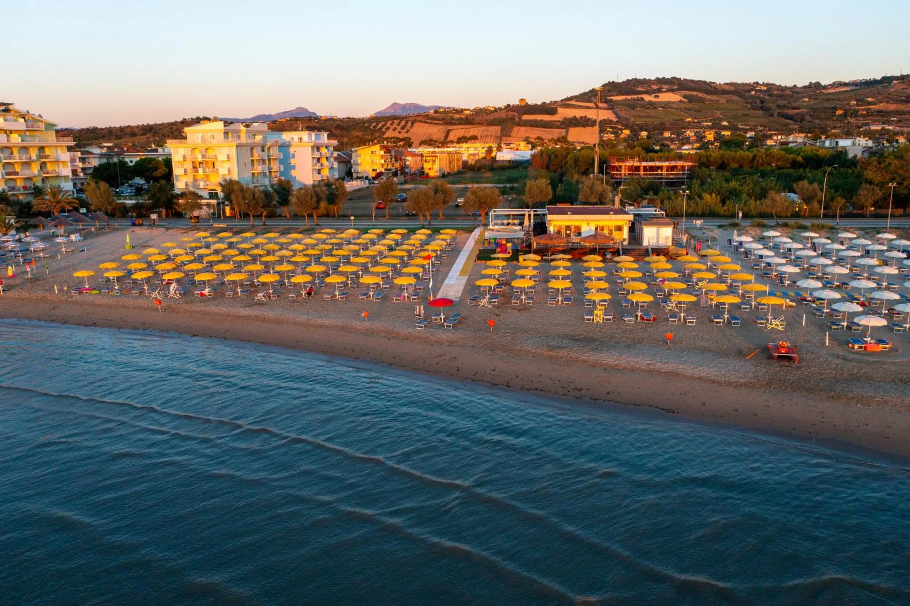 Beach in Hotel Holiday